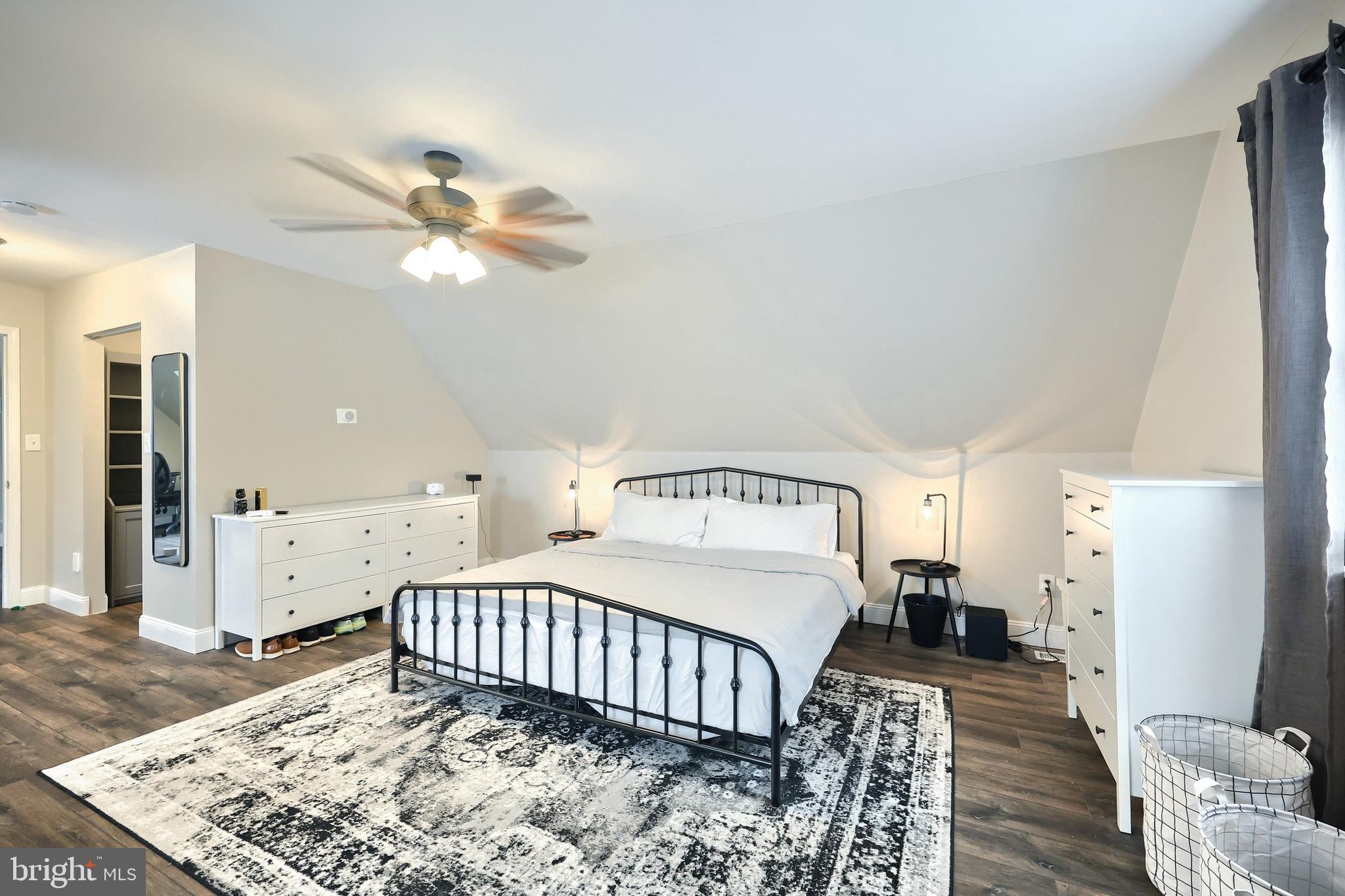 WASHINGTON SQUARE - Residential