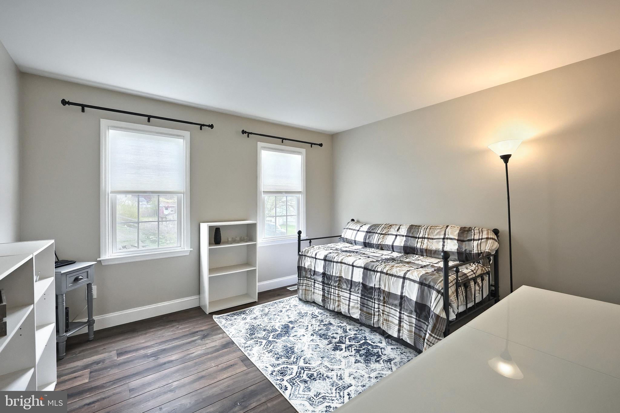 WASHINGTON SQUARE - Residential