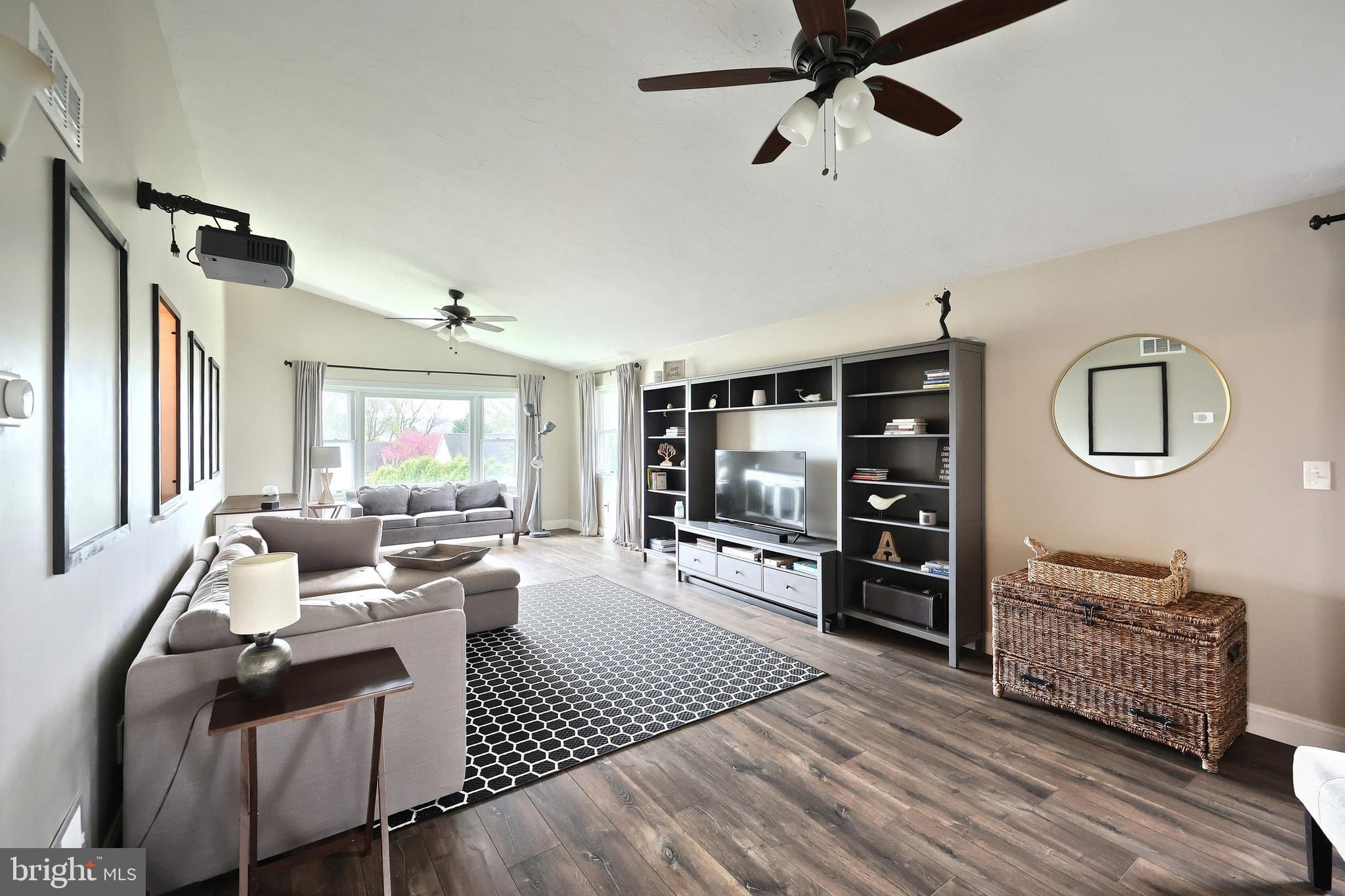 WASHINGTON SQUARE - Residential