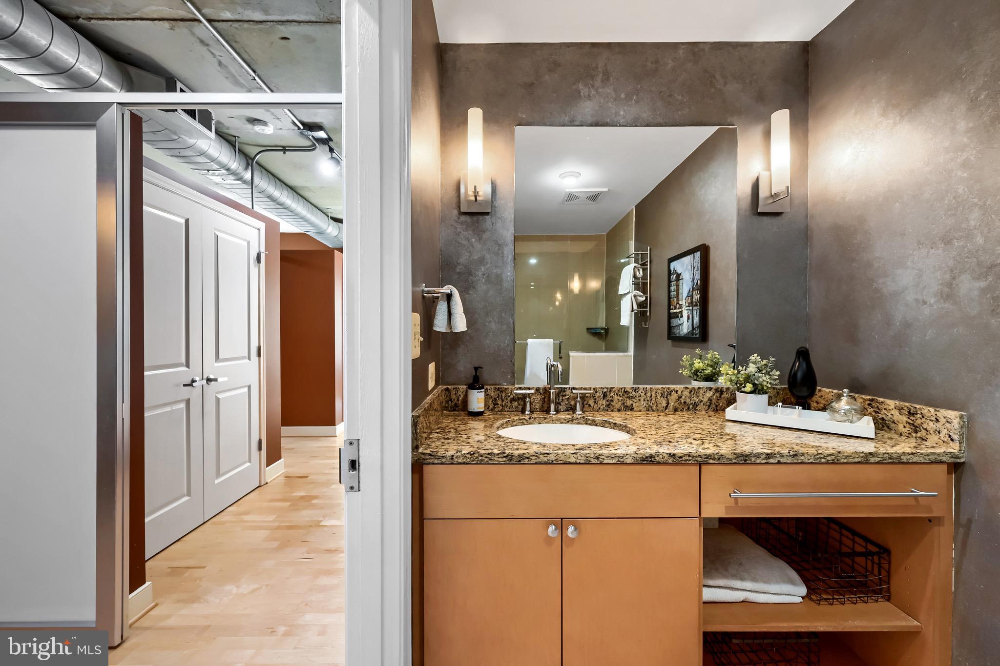 HARBOR EAST - Residential