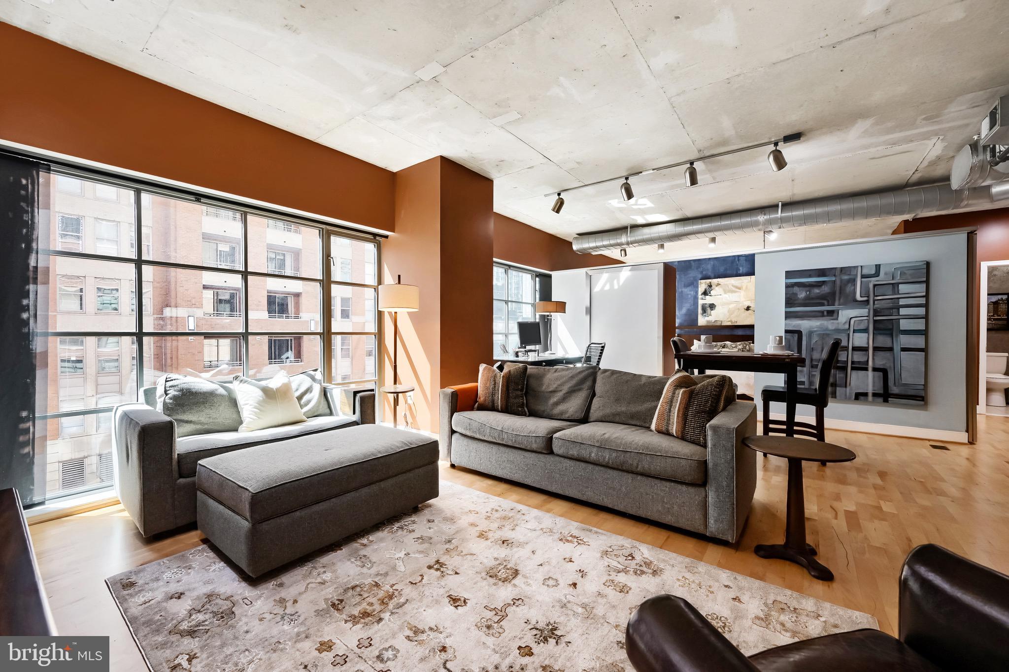 HARBOR EAST - Residential