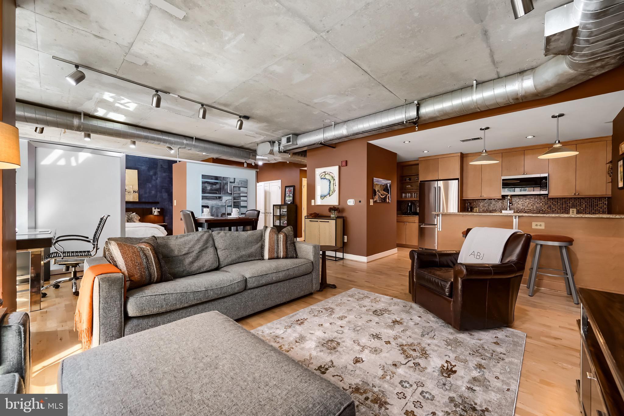 HARBOR EAST - Residential