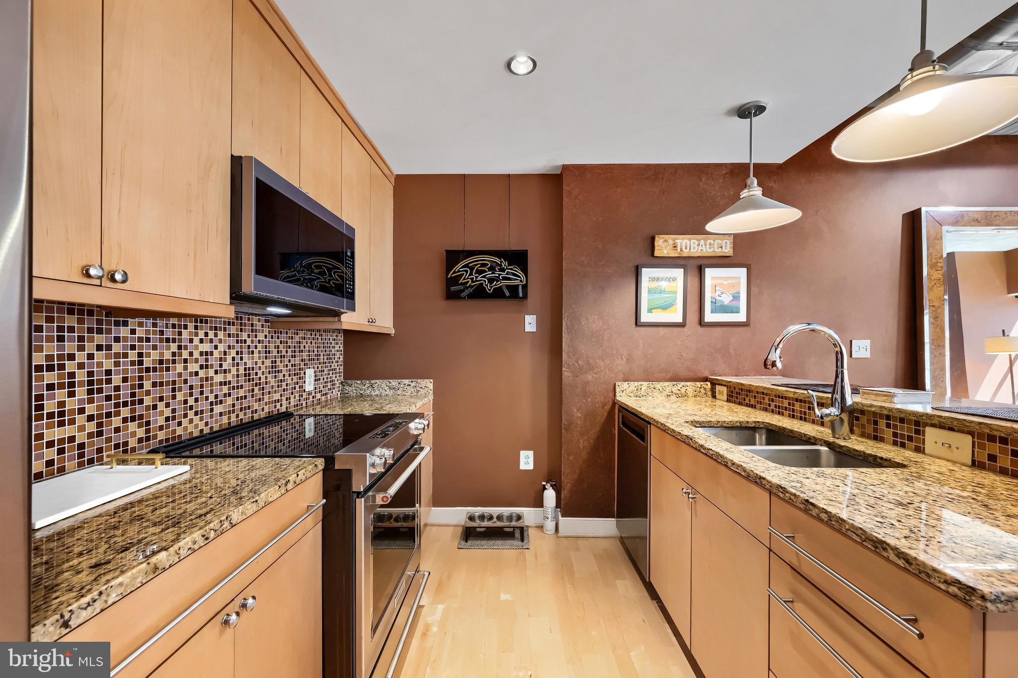 HARBOR EAST - Residential