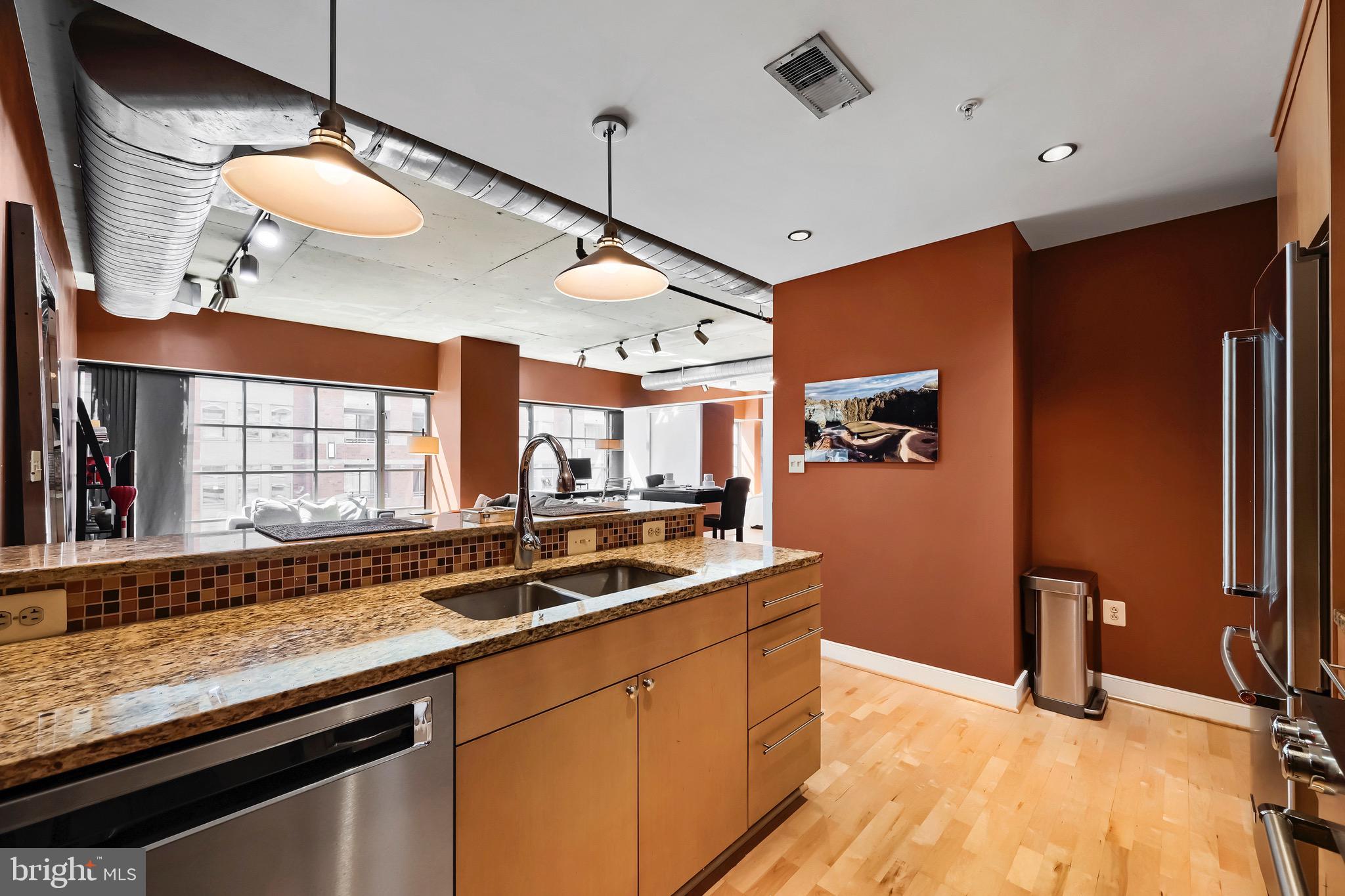 HARBOR EAST - Residential