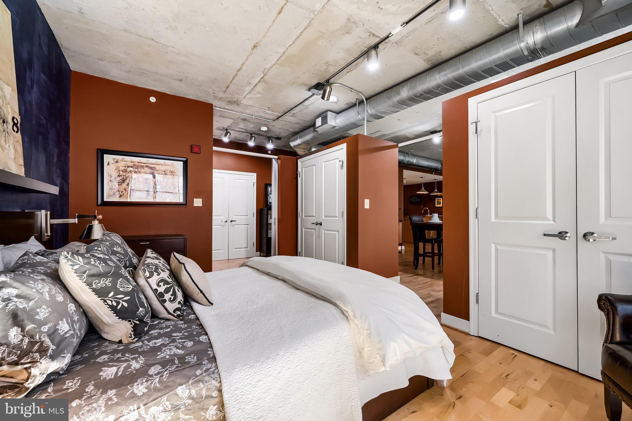 HARBOR EAST - Residential