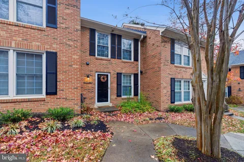 2568 S Arlington Mill Drive Unit B, Arlington, VA MLS: VAAR2069056