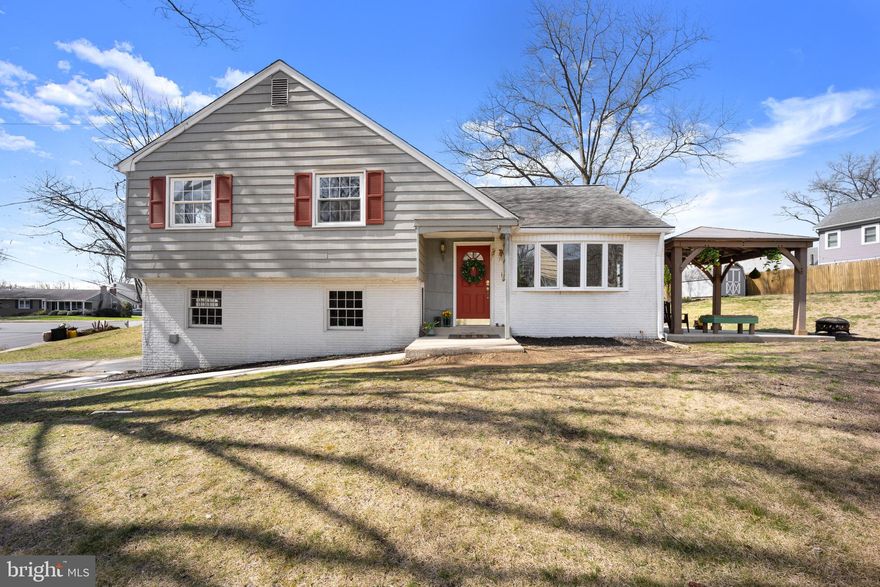 632 Old School House Drive is a picturesque property located in an idyllic setting.  This 4-bedroom, 2.5 bath Beatty Woods home is a unique find in one of the most coveted neighborhoods in Springfield. This spot is all about privacy, convenience and the views.  632 OSHD rests on a sought after, quiet tree lined street with no thru-traffic and is ideally located for strategic access to the Blue Route and I-95.  

This home offers an airy, open layout that flows from the living room through the kitchen and dining area into the spacious sunroom with high ceilings and sky lights.  Right outside this sun drenched space is an expansive patio fitted with a shaded gazebo. The second floor leads to all bedrooms including the newly added fourth bed on the upper floor which has additional storage behind each knee wall. The lower level embodies warmth and is flooded with natural light. It hosts a gas fireplace, powder room, updated laundry space, and french doors that open to a front path. This level also has access to a multi purpose one car garage that functions as a mobile office, personal gym and storage area. 

This well maintained home features fresh paint tones and refinished hardwood floors throughout. Other features include: Newly built pantry, updated electrical with whole home surge protector, upgraded appliances, newer roof in addition to the newly poured patio, siding and windows, as well as newly added high efficiency heat pump and AC in fourth bedroom. A whole house I-wave system has been installed in the central AC air handler to purify and cut down on dust and allergens. A high efficiency boiler warms the home in the colder months.

Don’t miss your opportunity to check out this must see home and take advantage of all the stunning views it has to offer.