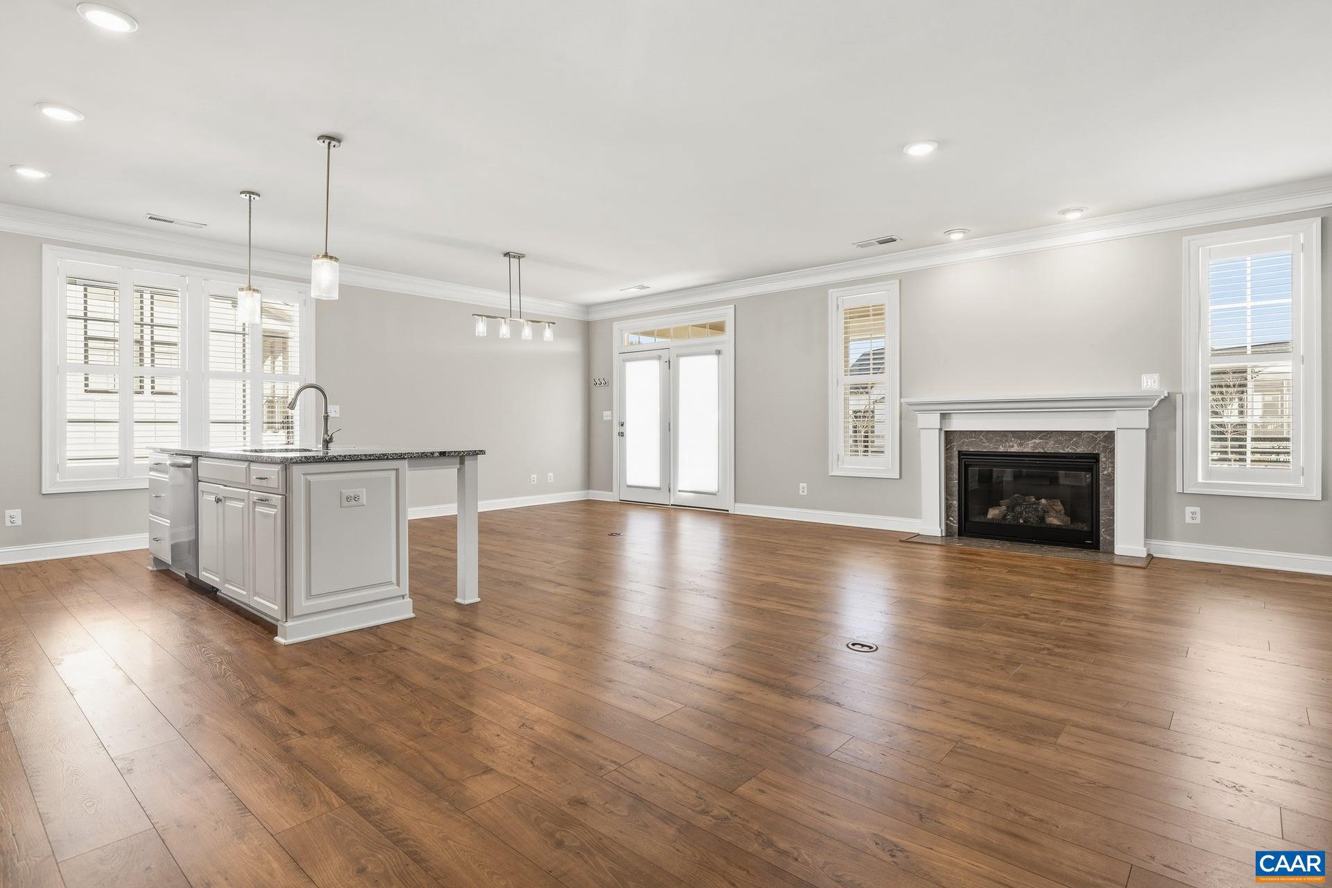 SPRING CREEK - Residential