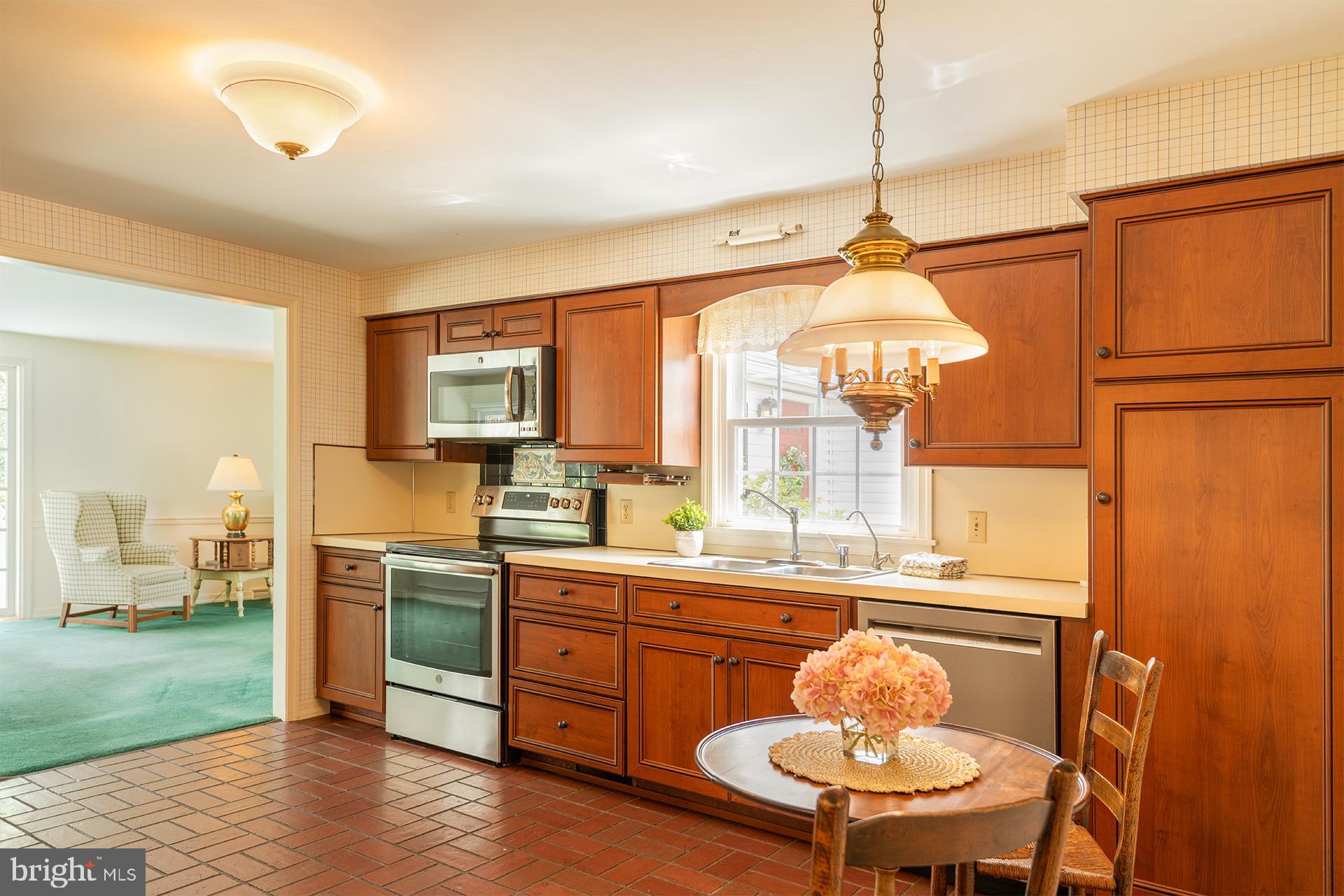 CENTRE HILLS - Residential