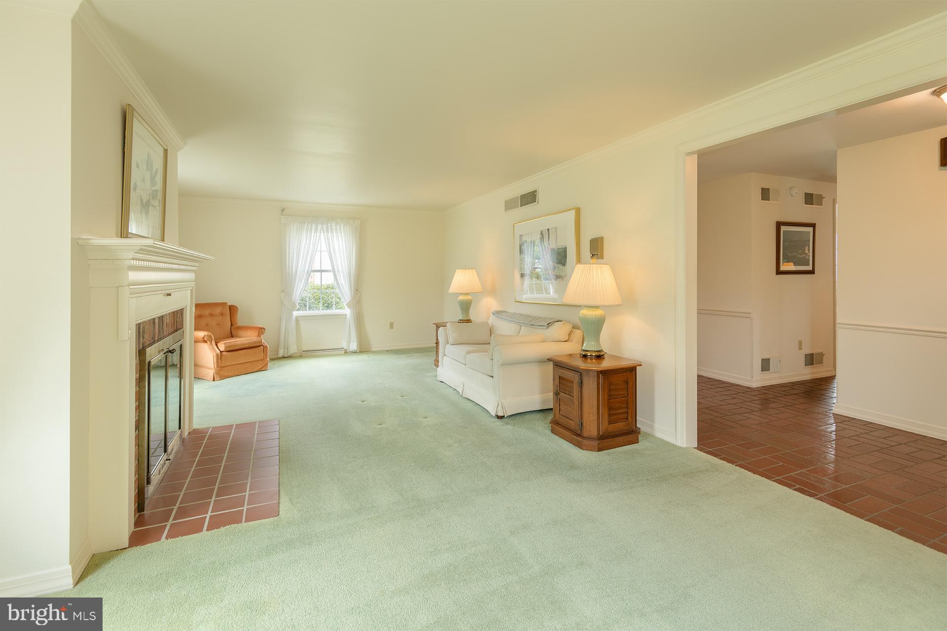 CENTRE HILLS - Residential