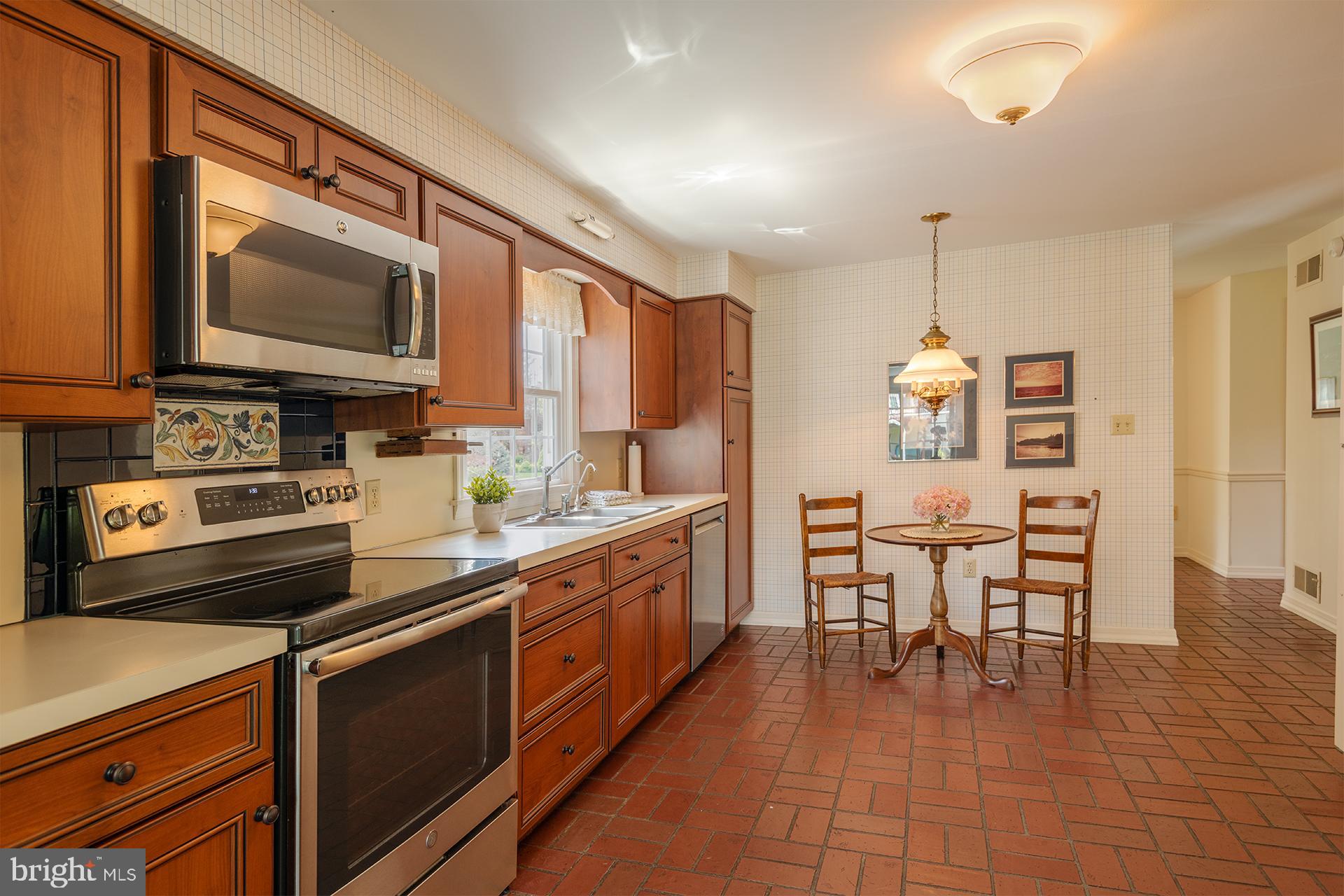 CENTRE HILLS - Residential
