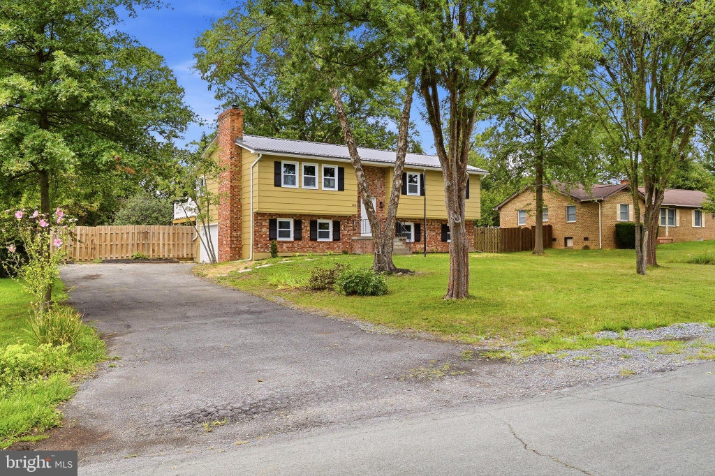 Photo of 105 Wythe Avenue, STEPHENS CITY, VA 22655 (MLS # VAFV2044034)
