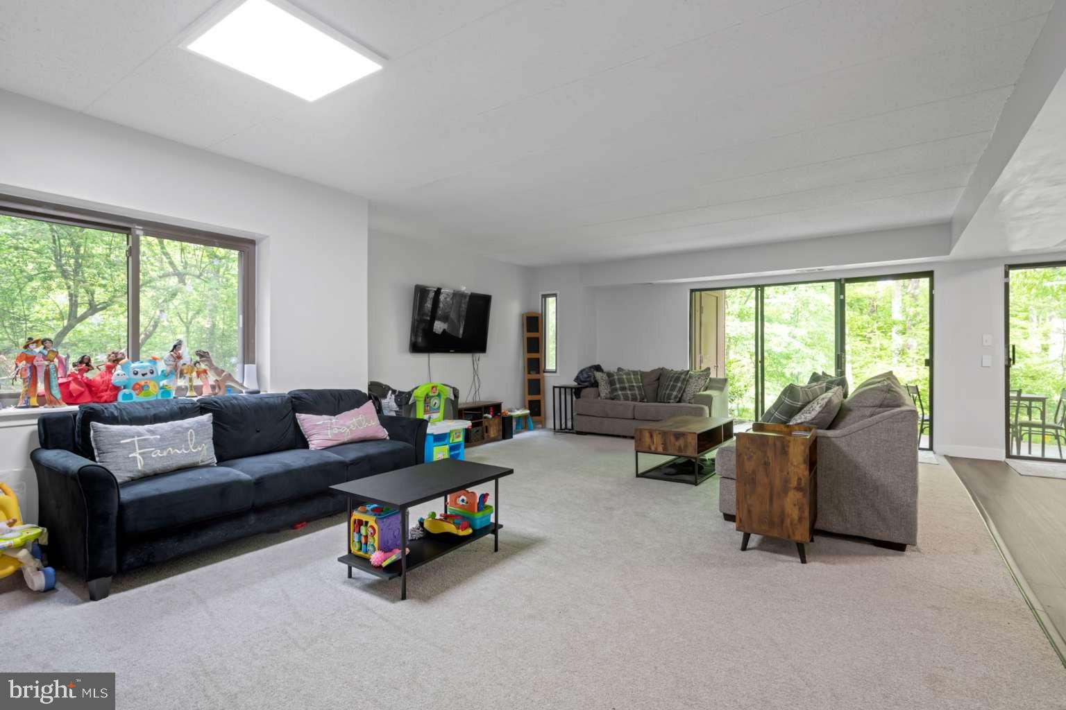 DEERING WOODS - Residential