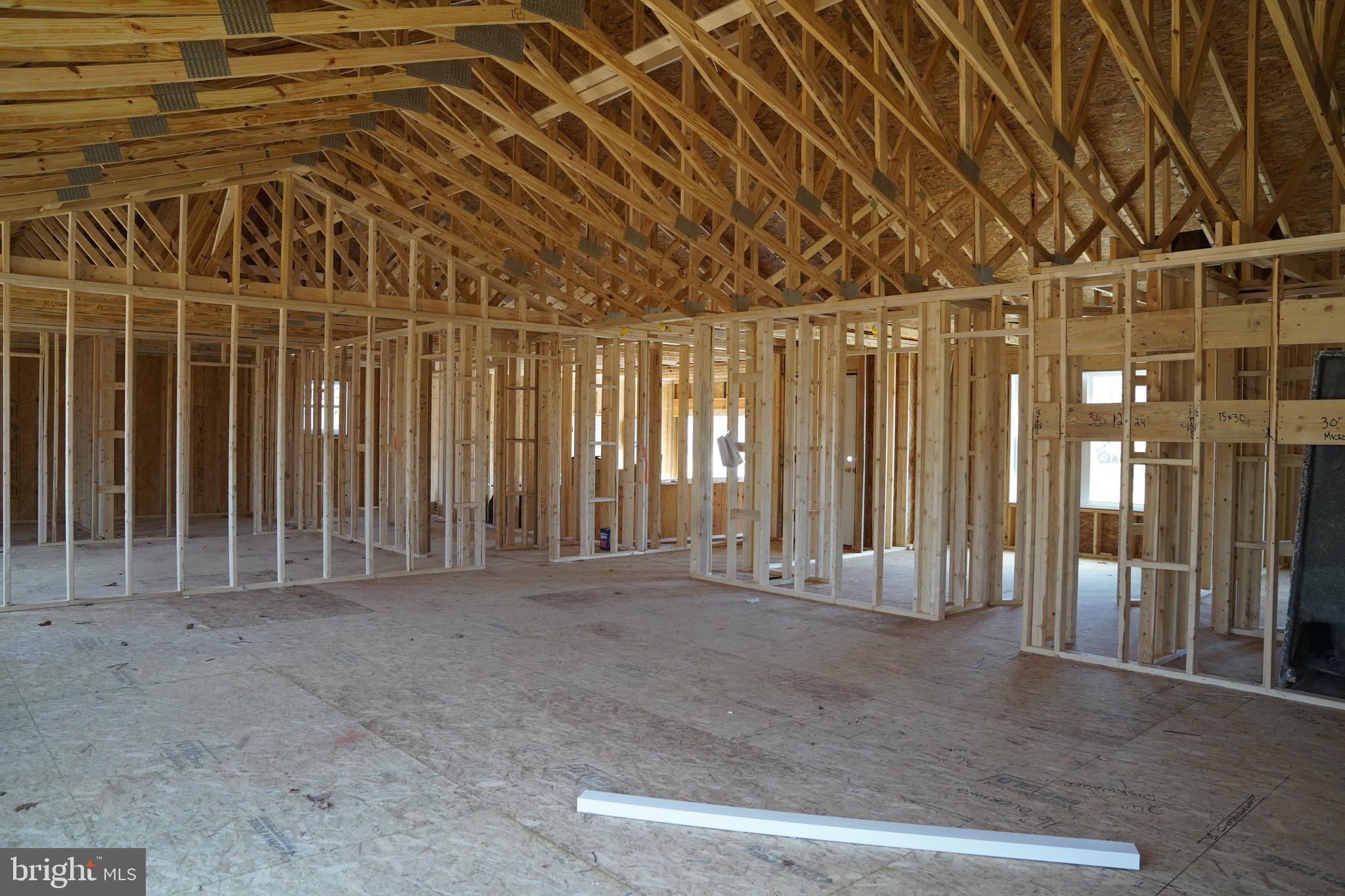 MIDDLE CREEK MANOR - Residential