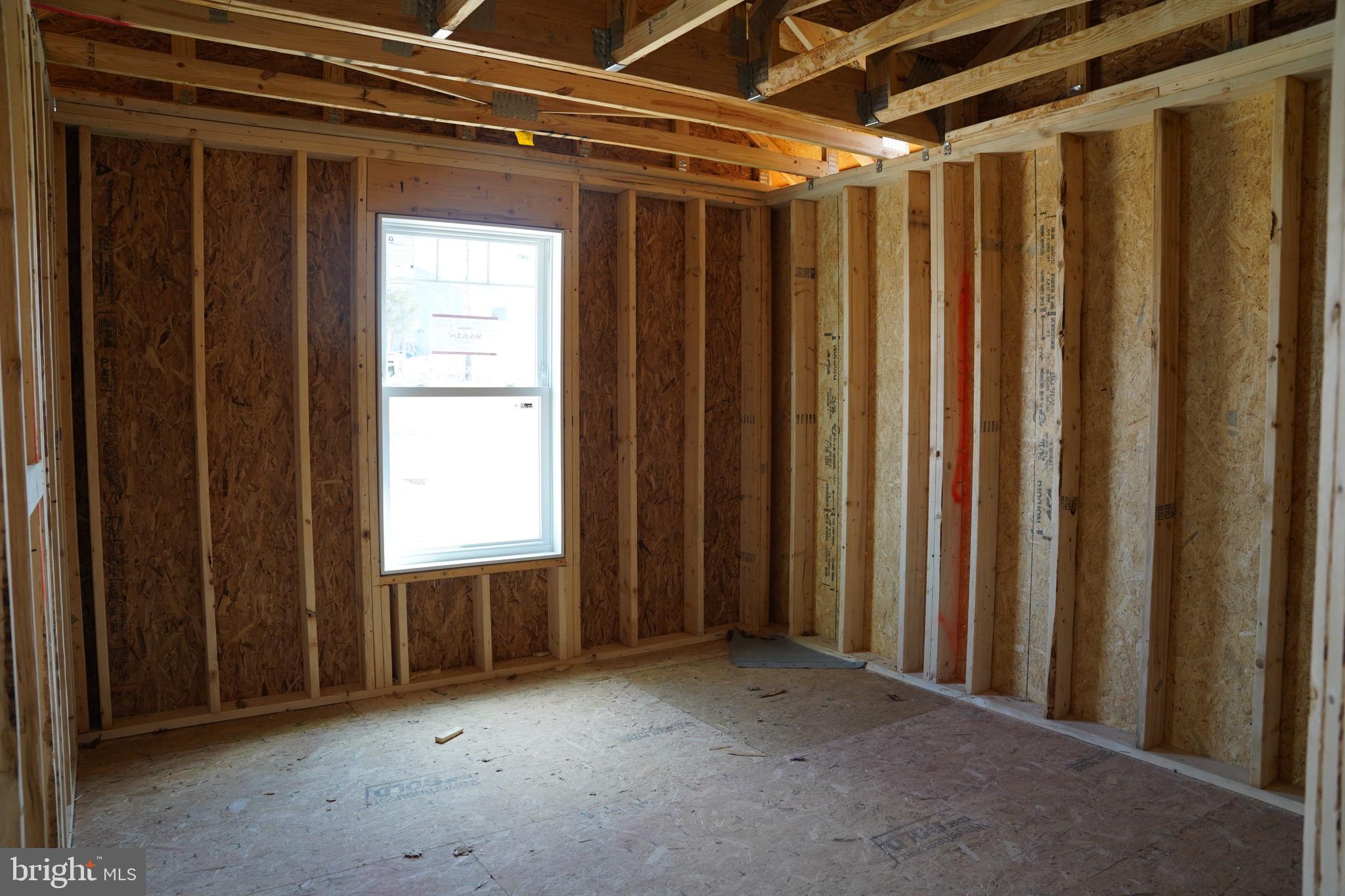 MIDDLE CREEK MANOR - Residential