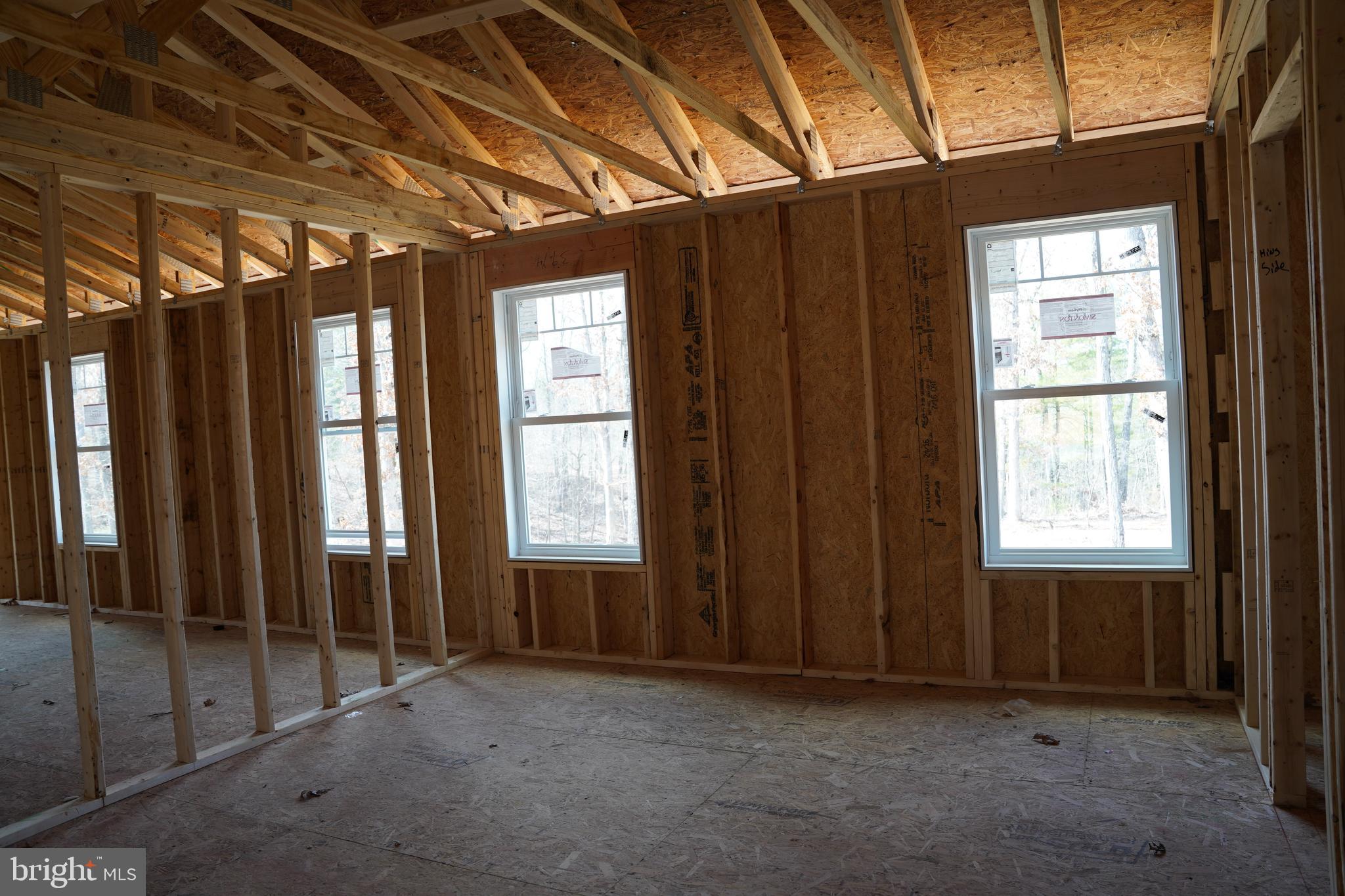 MIDDLE CREEK MANOR - Residential