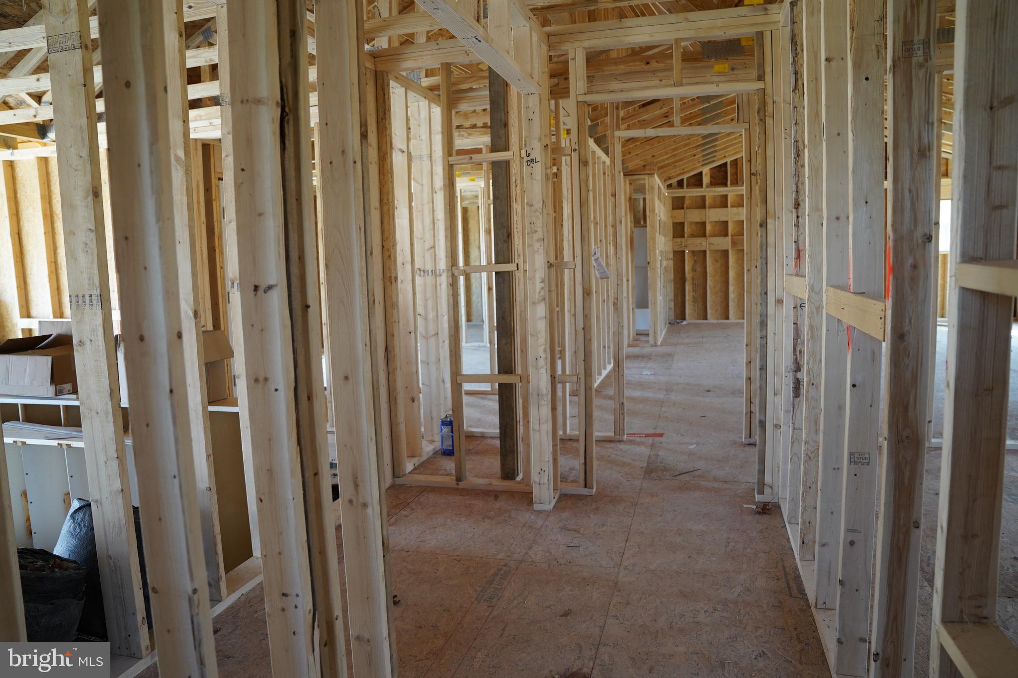 MIDDLE CREEK MANOR - Residential