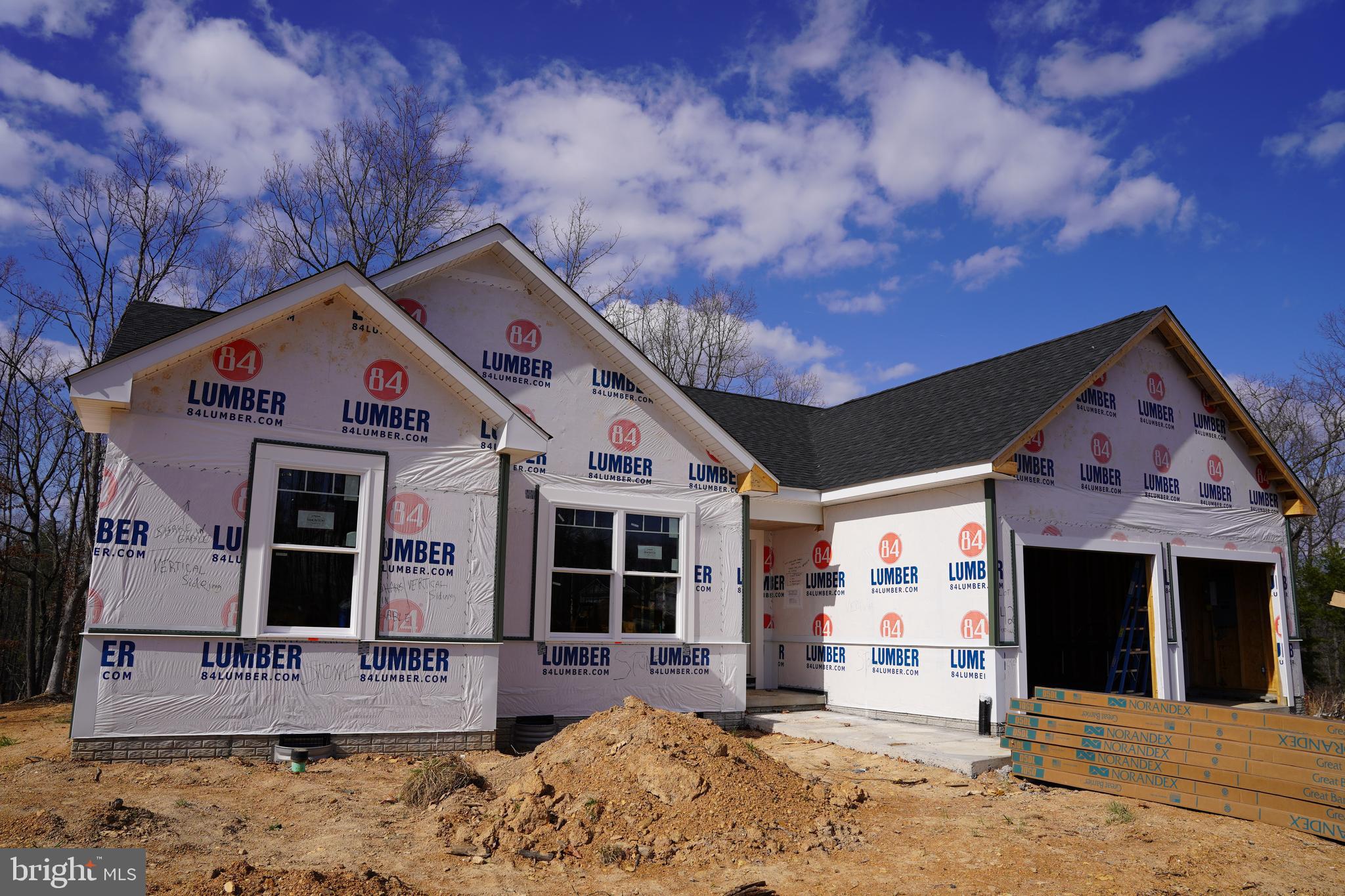 MIDDLE CREEK MANOR - Residential