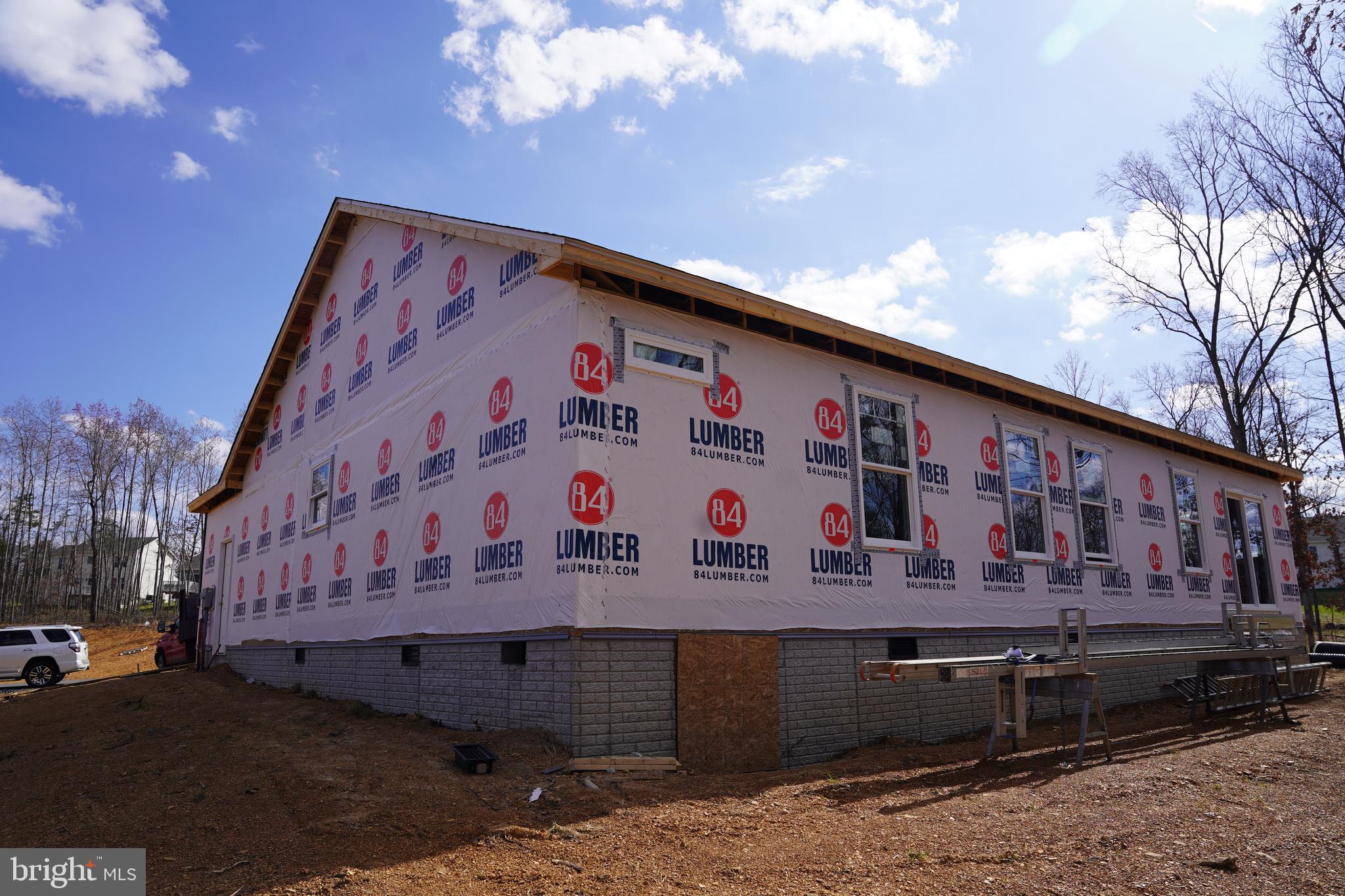 MIDDLE CREEK MANOR - Residential