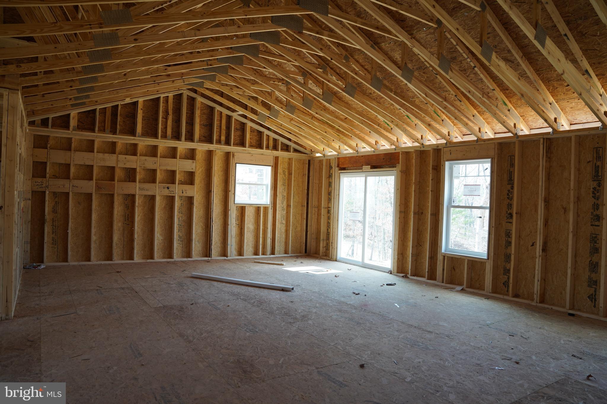 MIDDLE CREEK MANOR - Residential