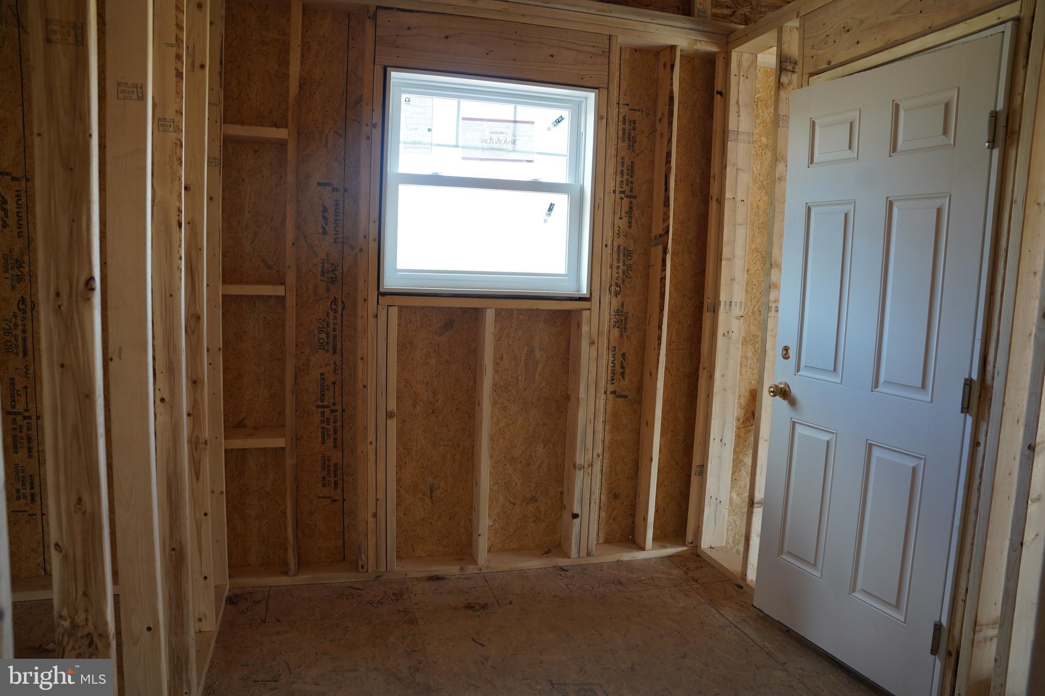 MIDDLE CREEK MANOR - Residential