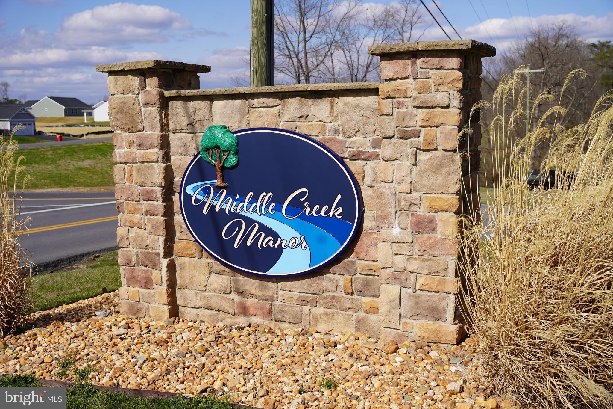 MIDDLE CREEK MANOR - Residential