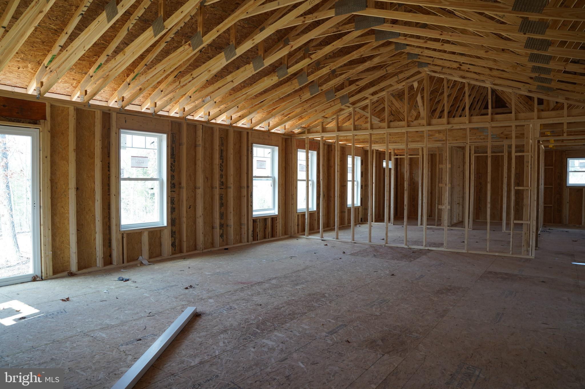 MIDDLE CREEK MANOR - Residential