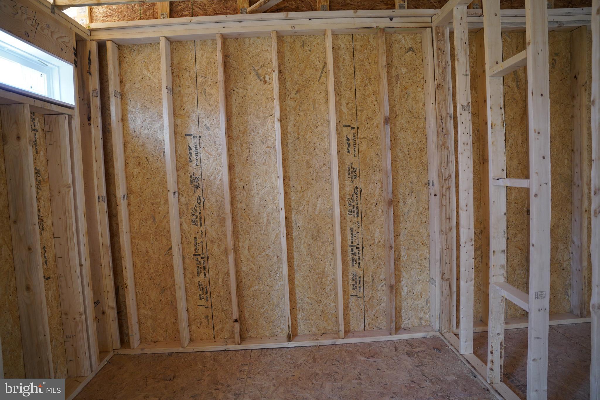 MIDDLE CREEK MANOR - Residential