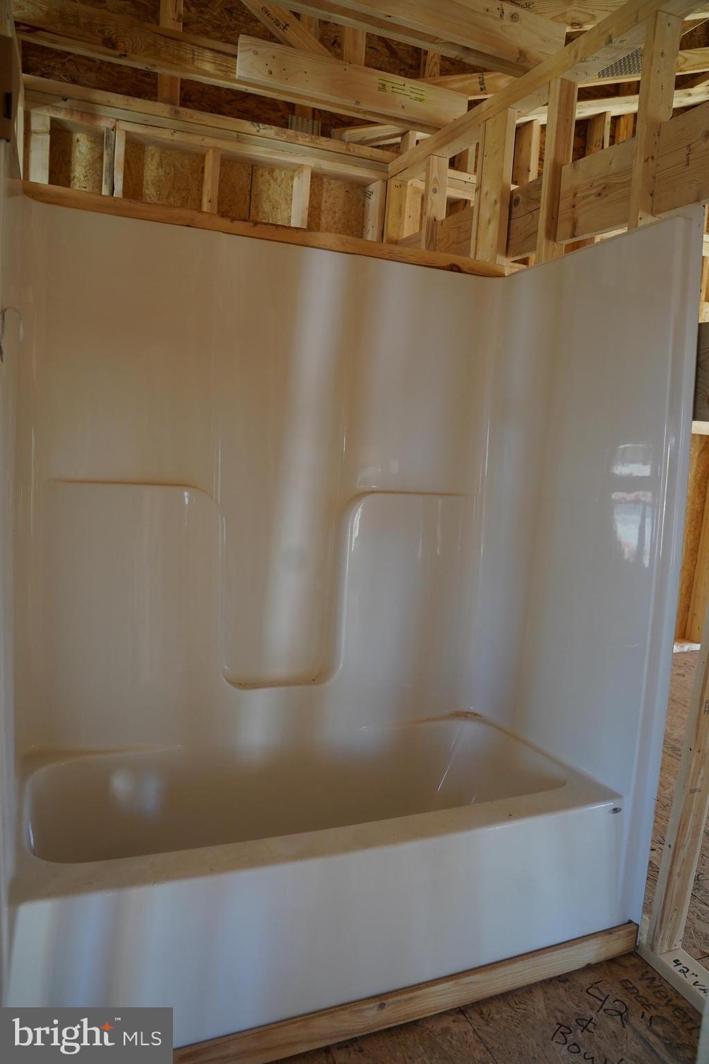 MIDDLE CREEK MANOR - Residential