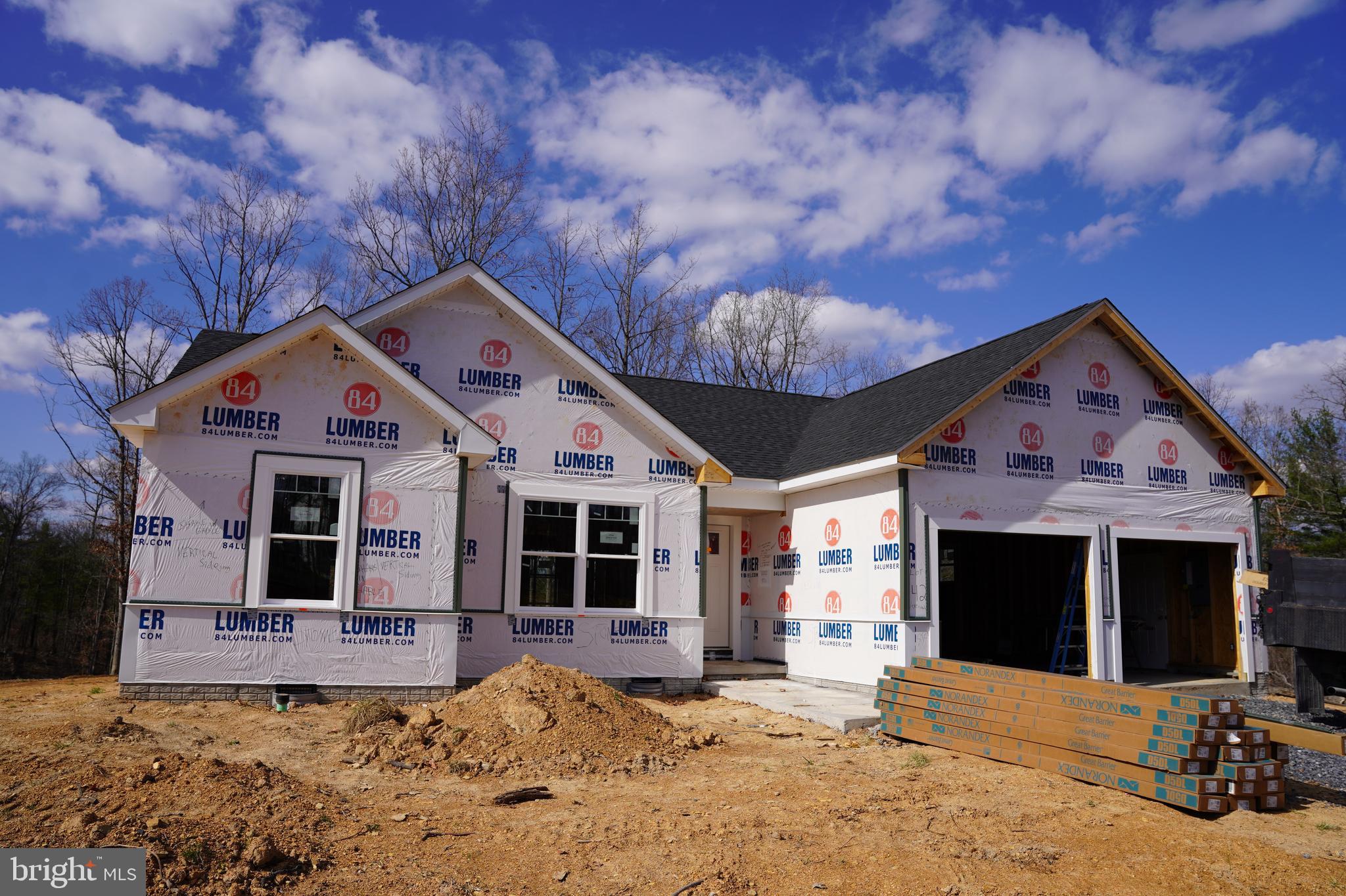 MIDDLE CREEK MANOR - Residential