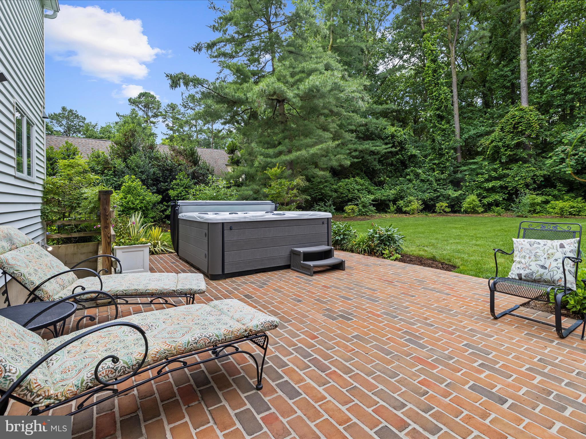 ULMSTEAD ESTATES - Residential