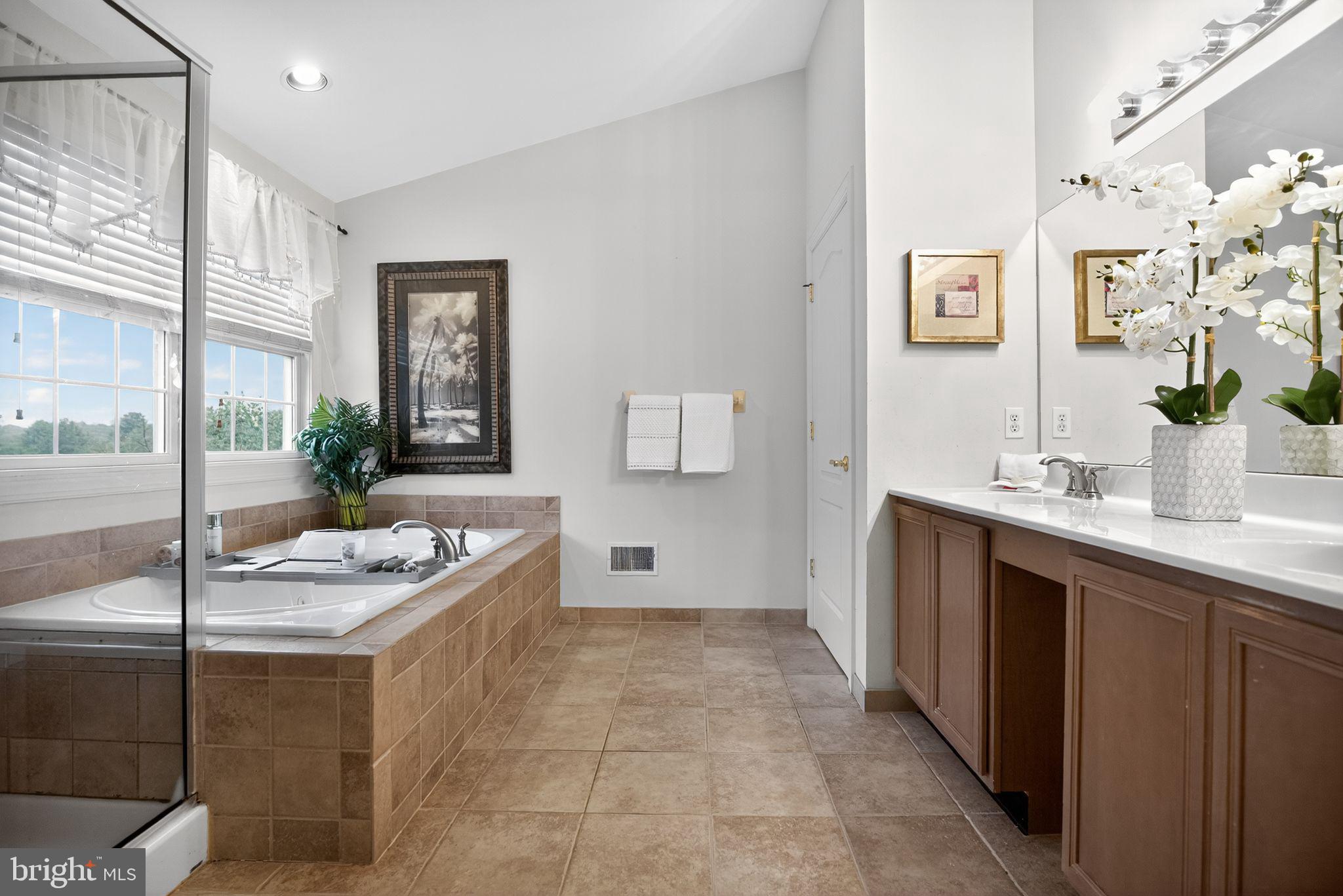 LEDERACH GOLF FAIRWY - Residential