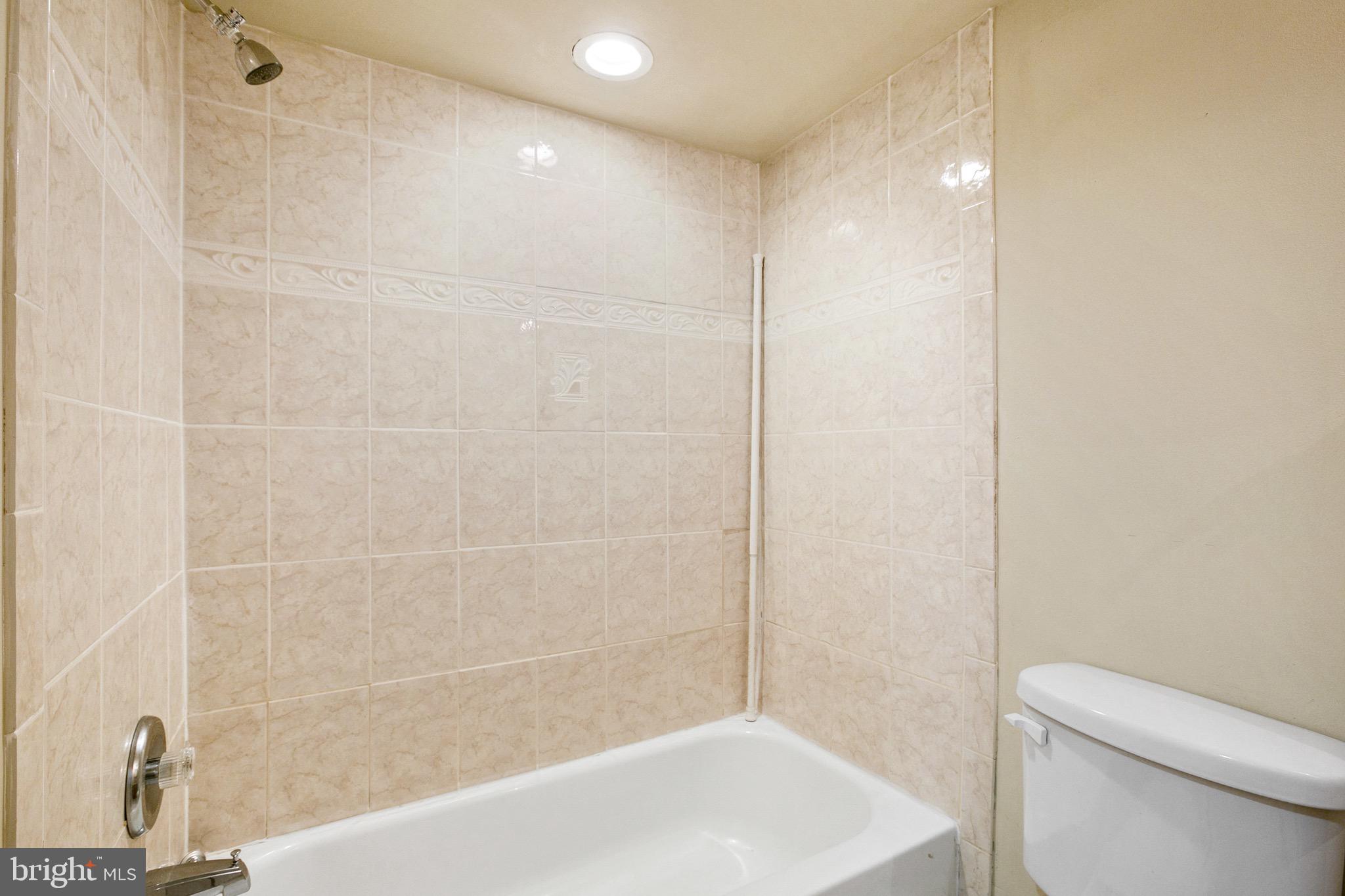 HIGHLAND - Residential Lease