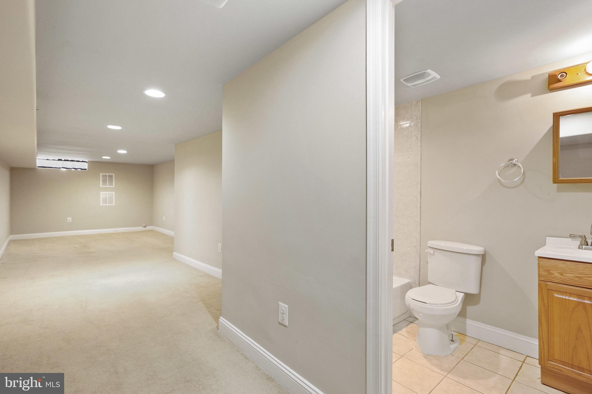 HIGHLAND - Residential Lease