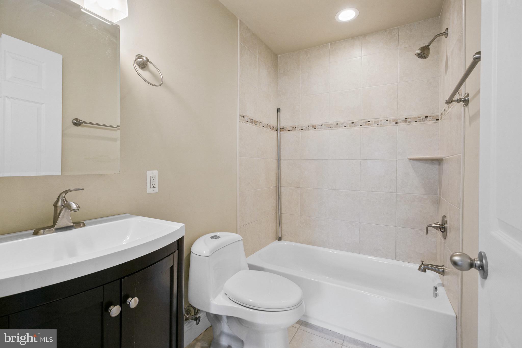 HIGHLAND - Residential Lease