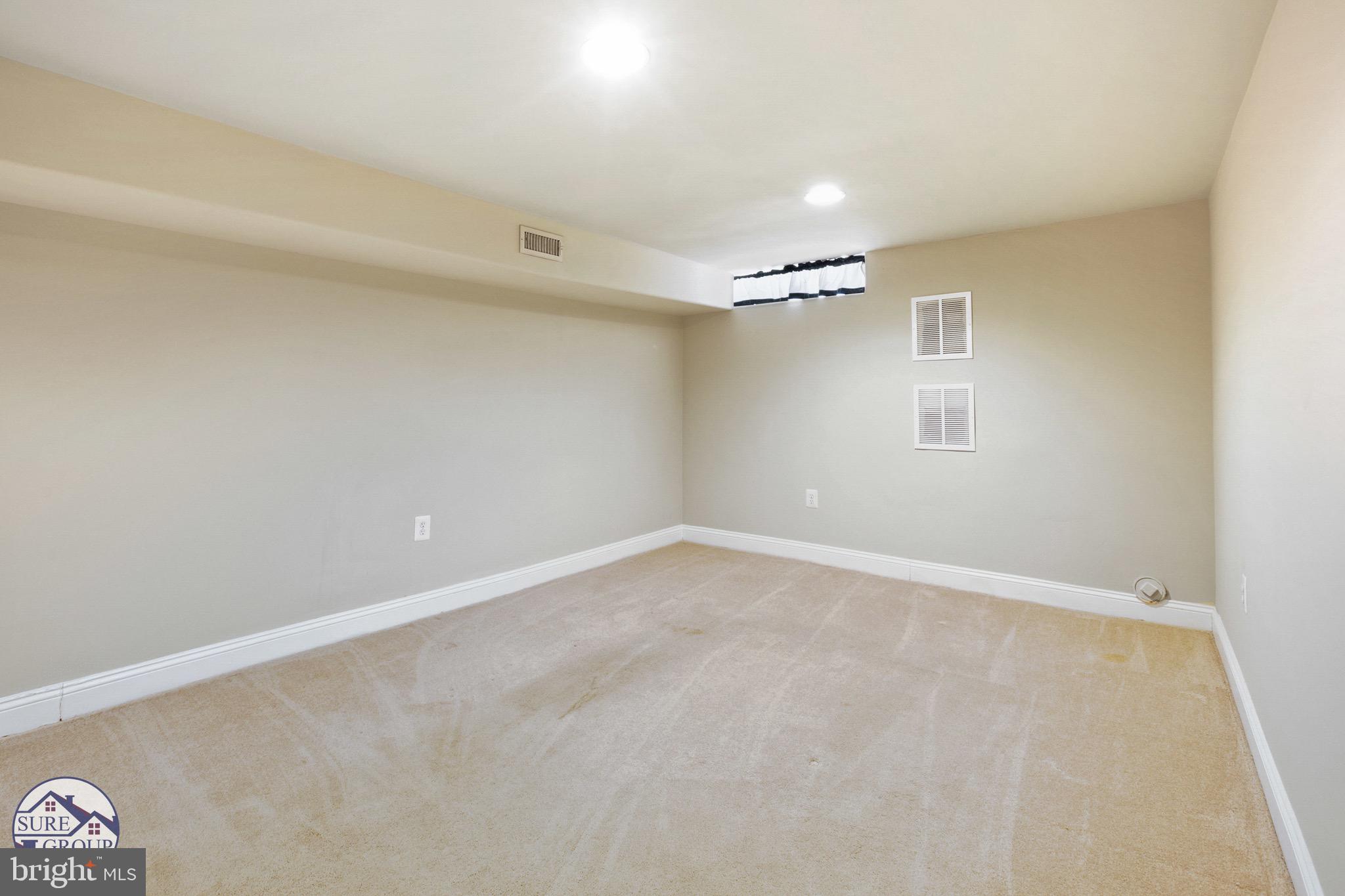 HIGHLAND - Residential Lease