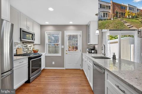 5944 QUEENSTON STREET SPRINGFIELD VA 22152