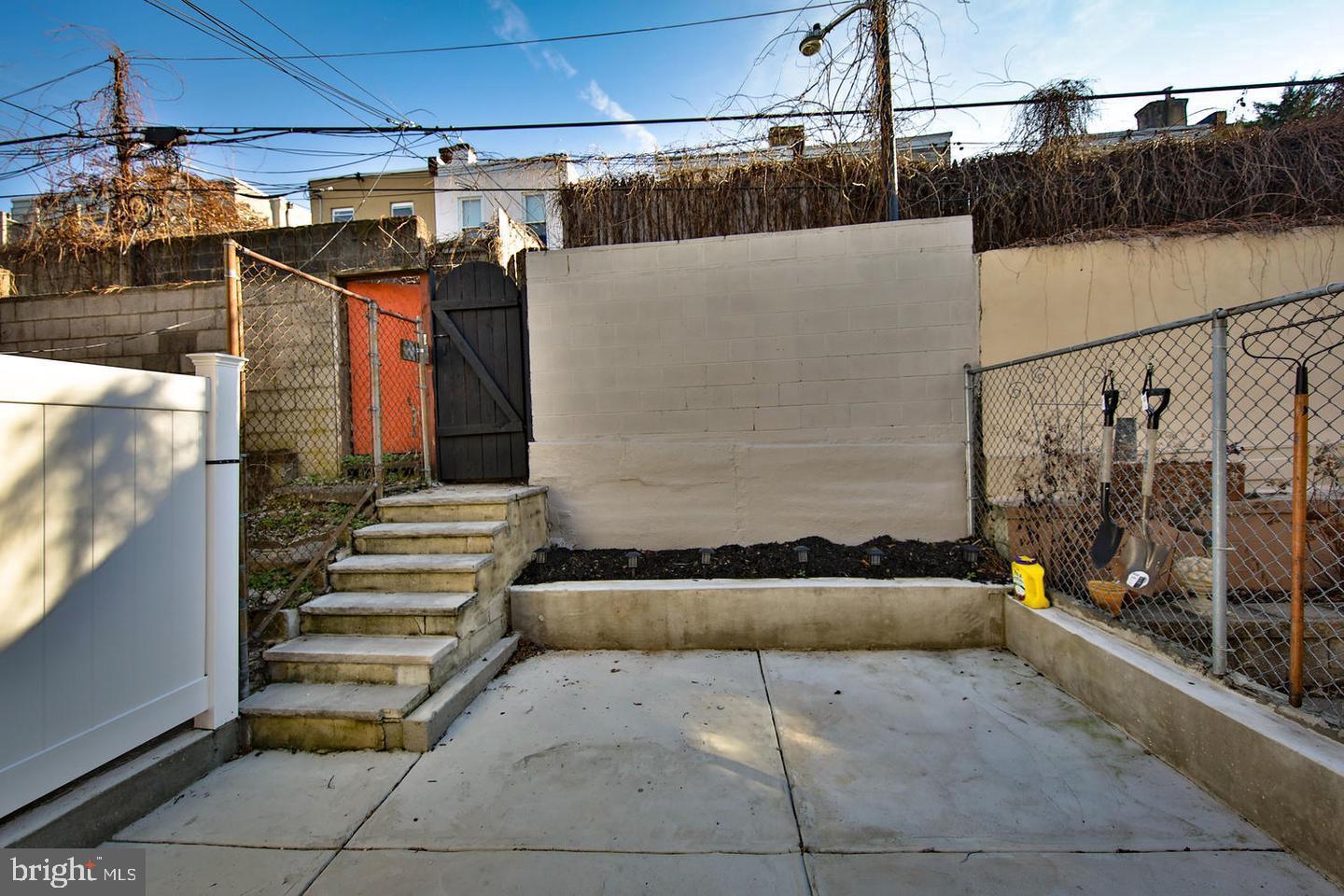 FAIRMOUNT - Residential Lease