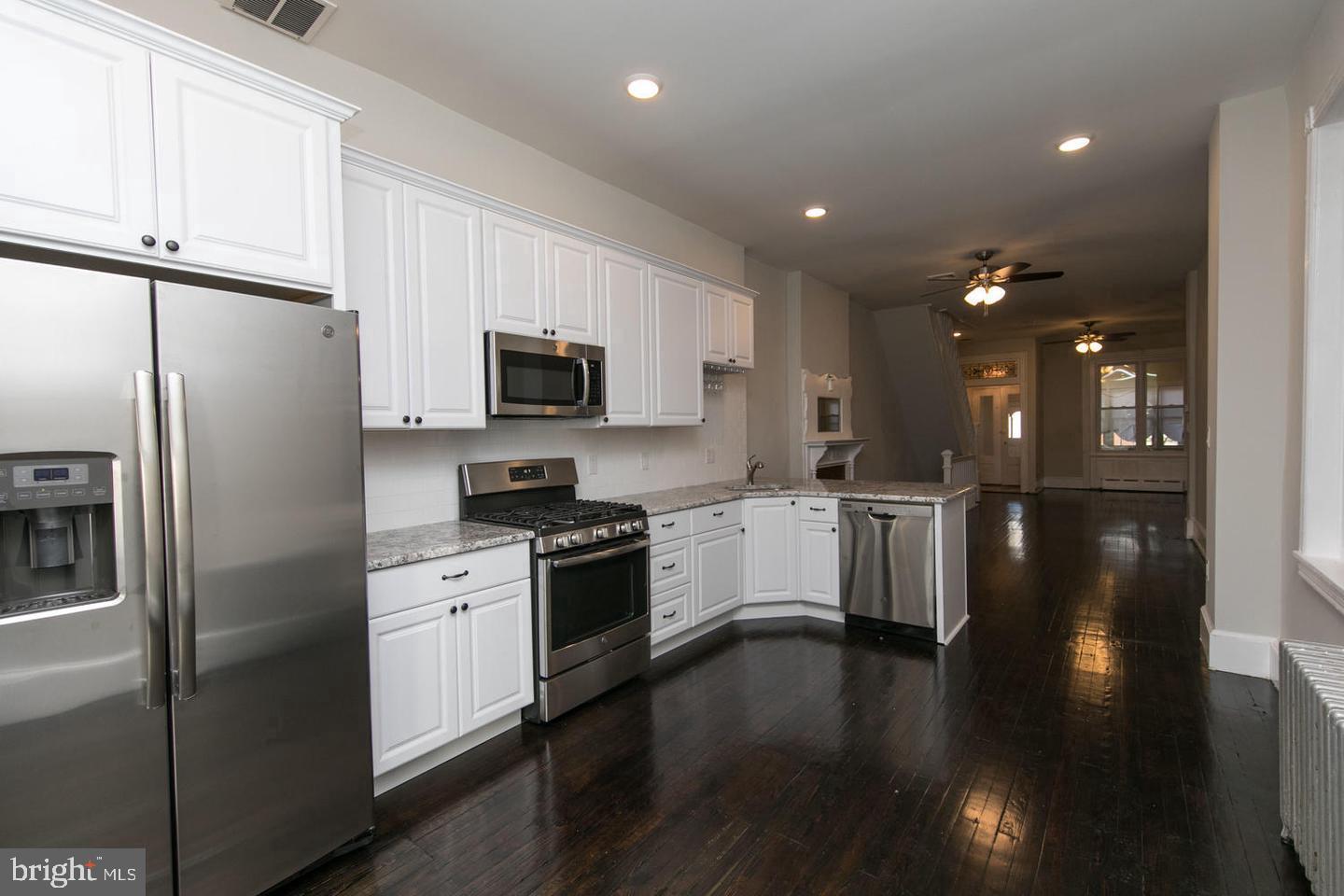 FAIRMOUNT - Residential Lease