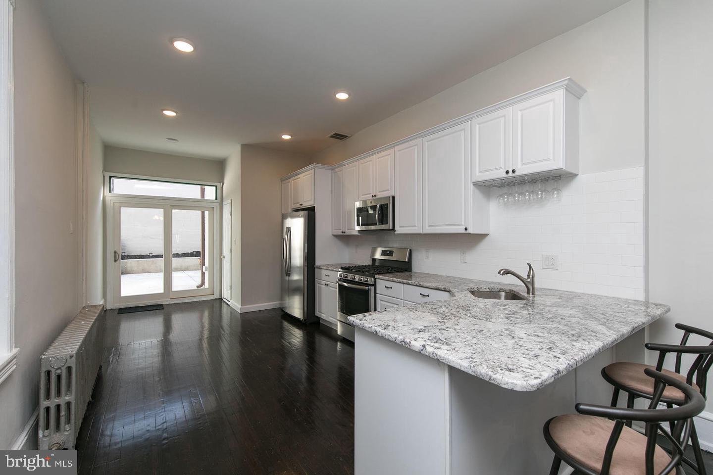 FAIRMOUNT - Residential Lease