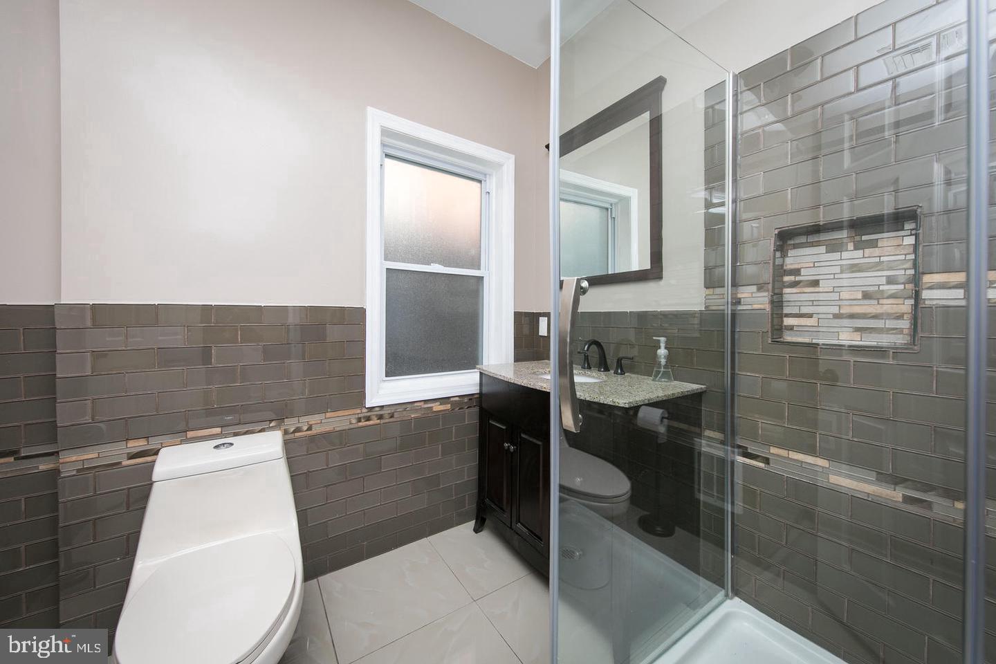 FAIRMOUNT - Residential Lease