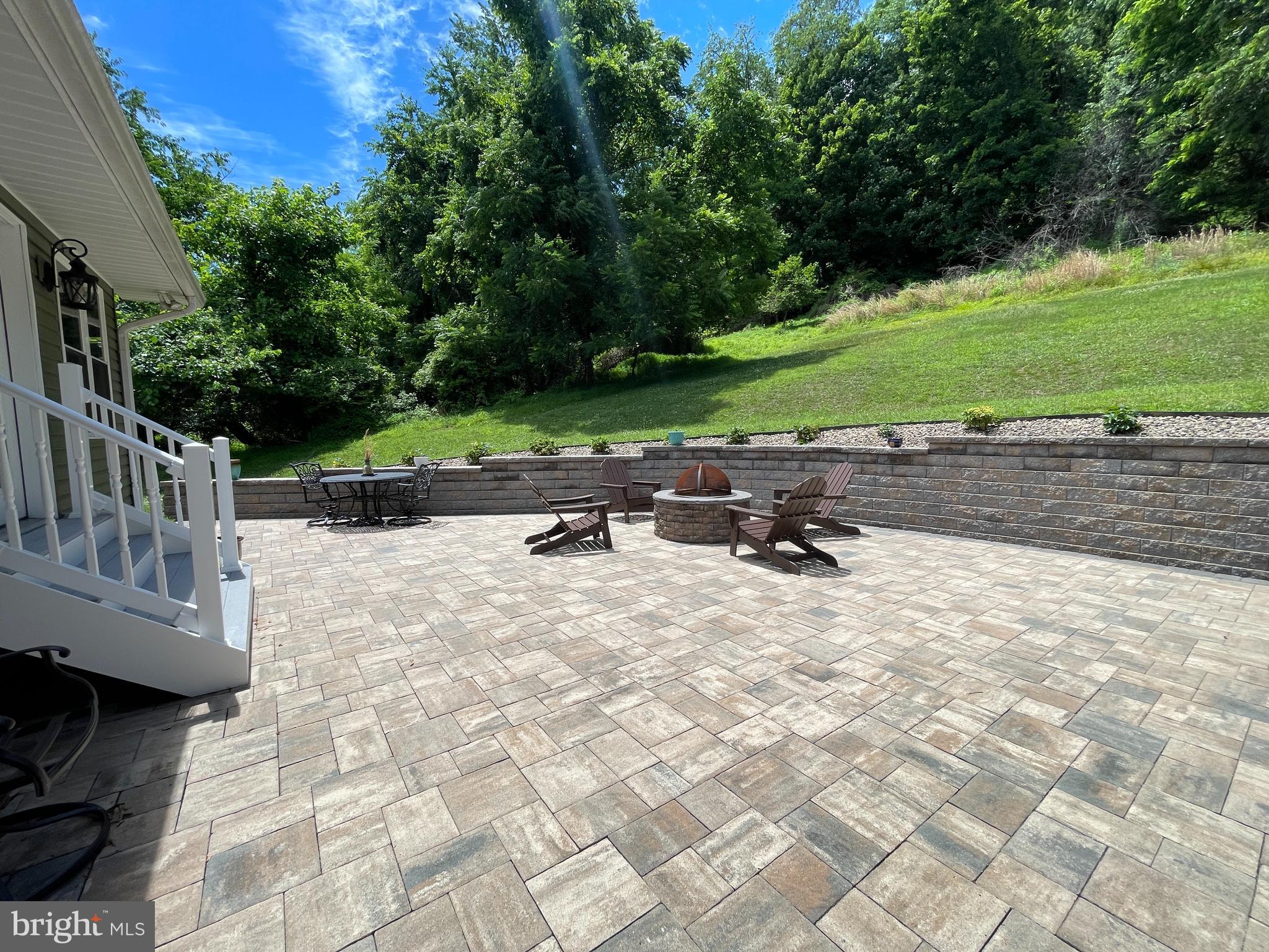 820 WOODLAND AVENUE