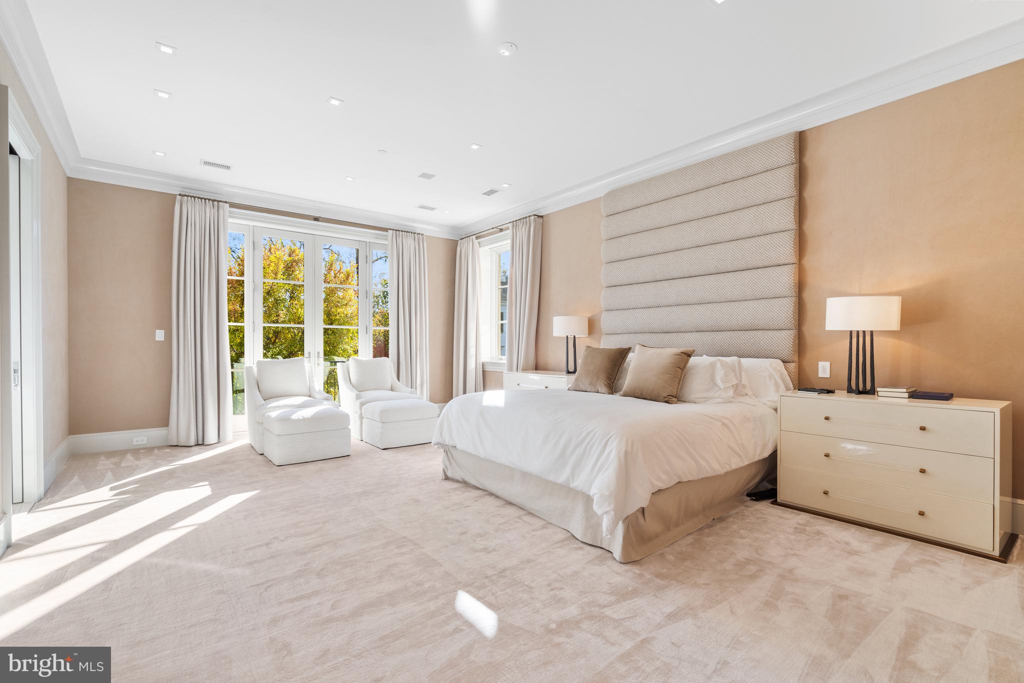 PHILLIPS PARK - Residential