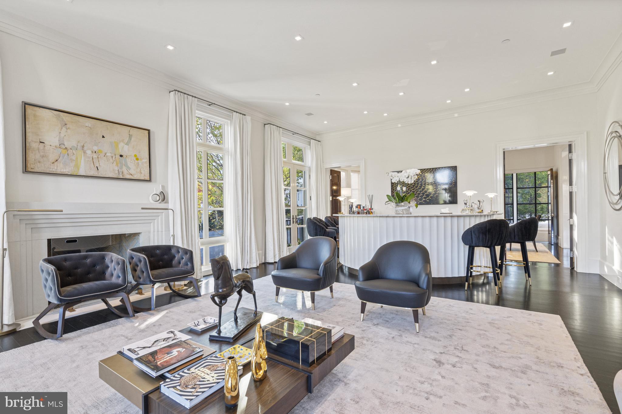 PHILLIPS PARK - Residential