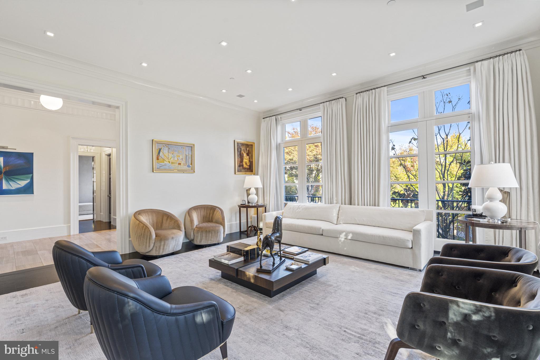 2109 DUNMORE LANE NW