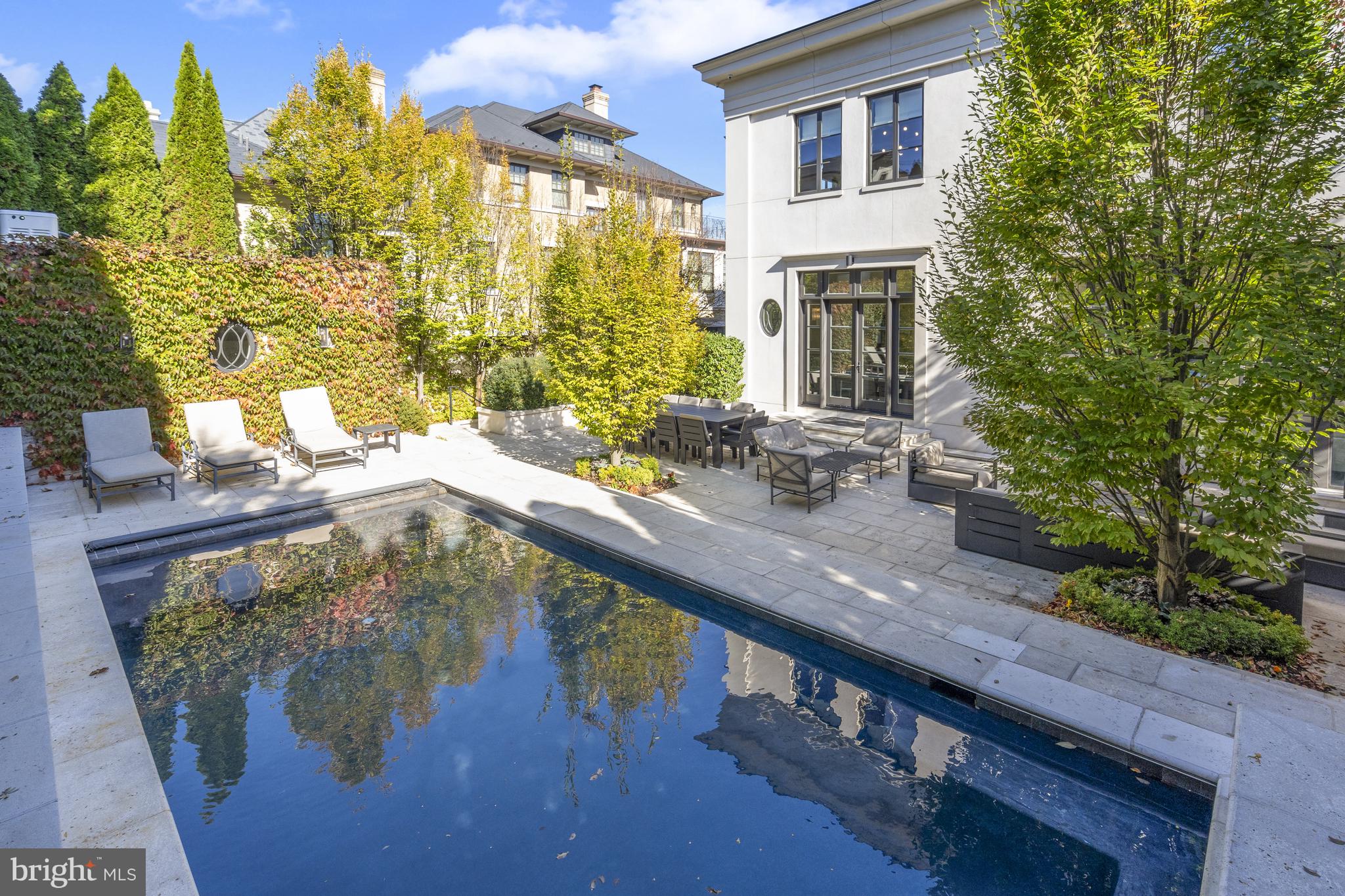 PHILLIPS PARK - Residential