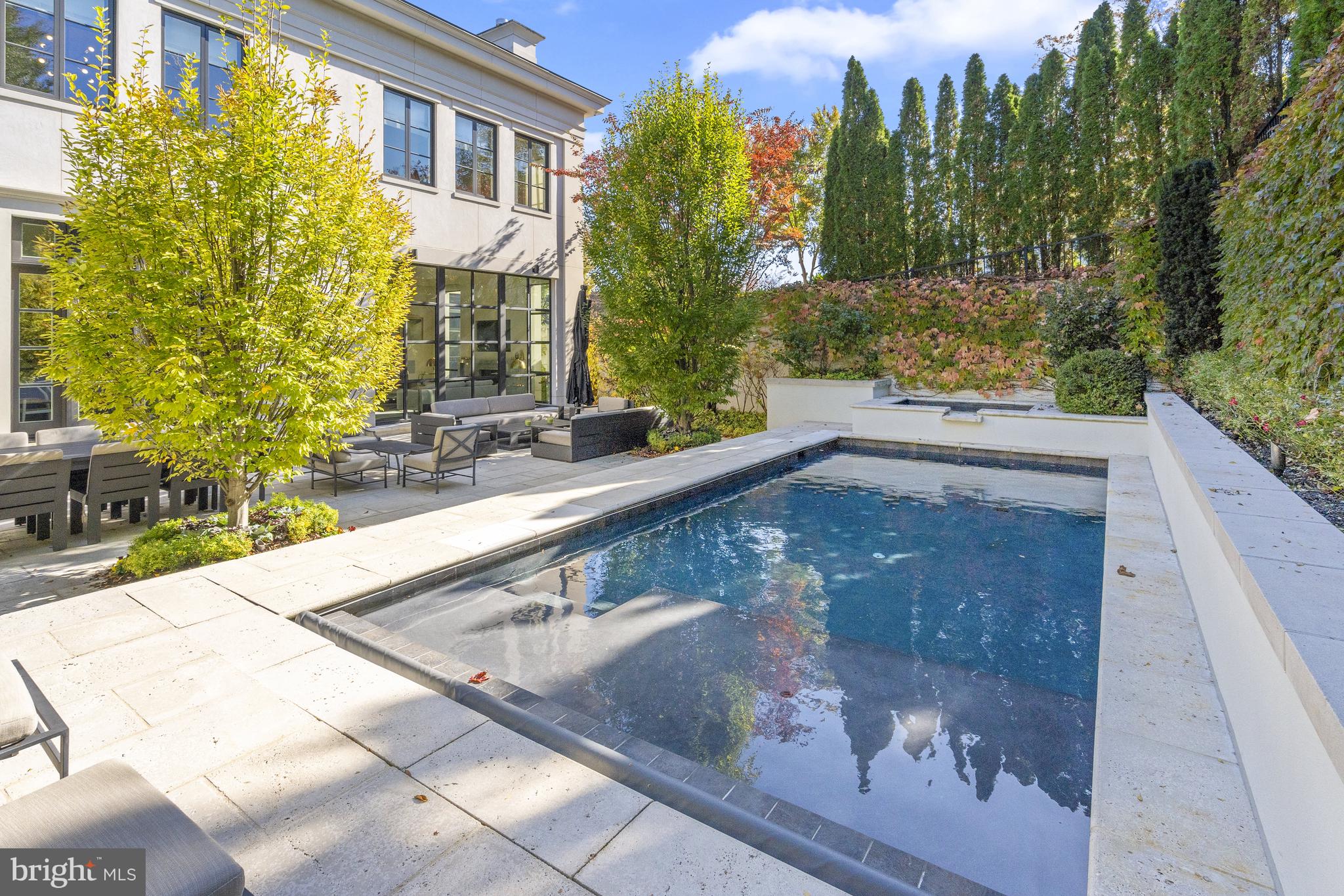 PHILLIPS PARK - Residential