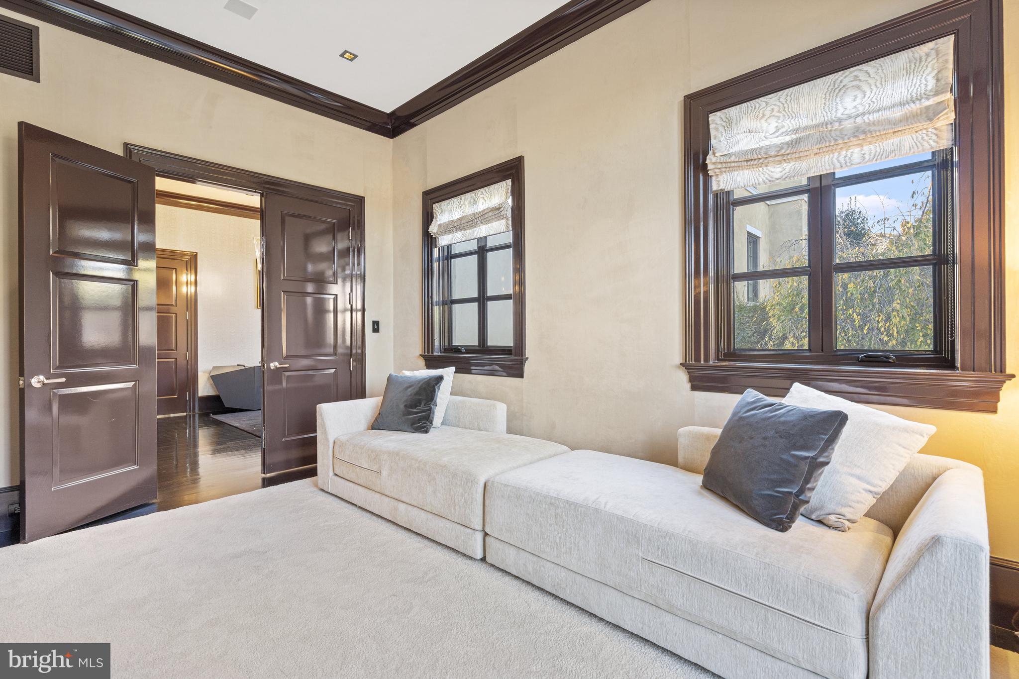 PHILLIPS PARK - Residential