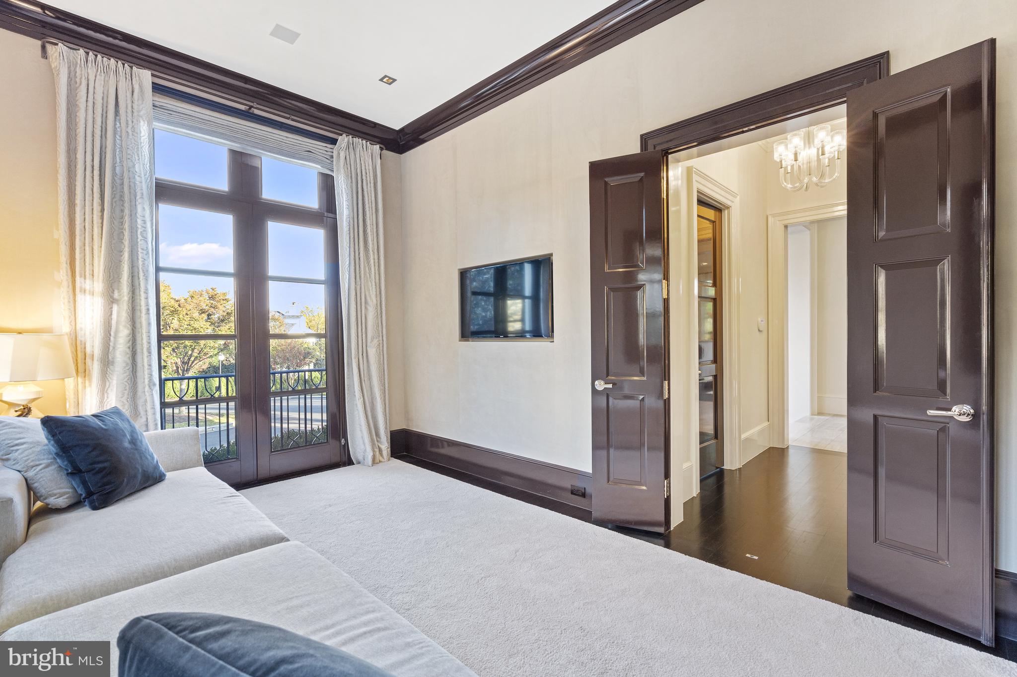 PHILLIPS PARK - Residential