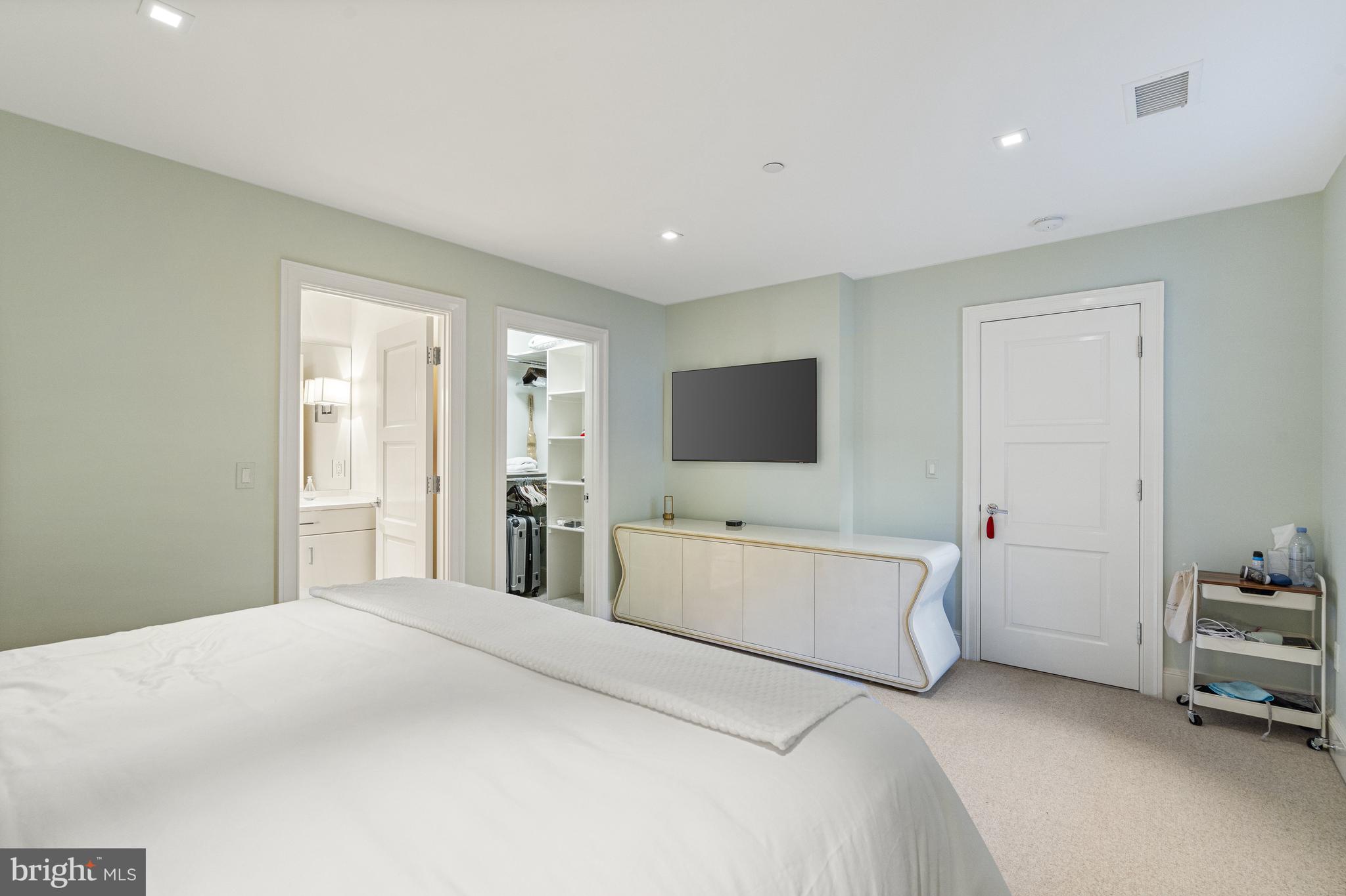 PHILLIPS PARK - Residential